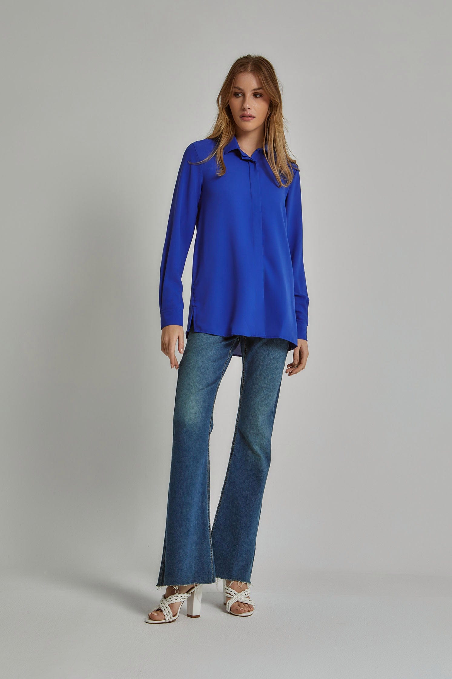 داليدرس بلوزة نسائية سادة بأكمام طويلة