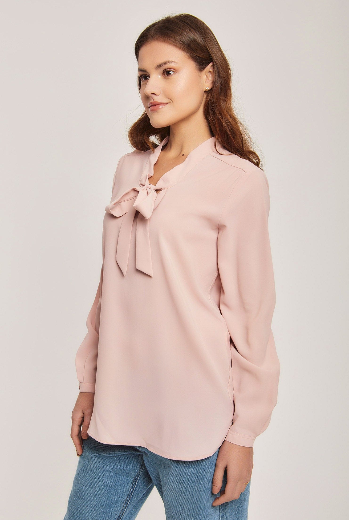 داليدرس بلوزة نسائية سادة بربطة عنق