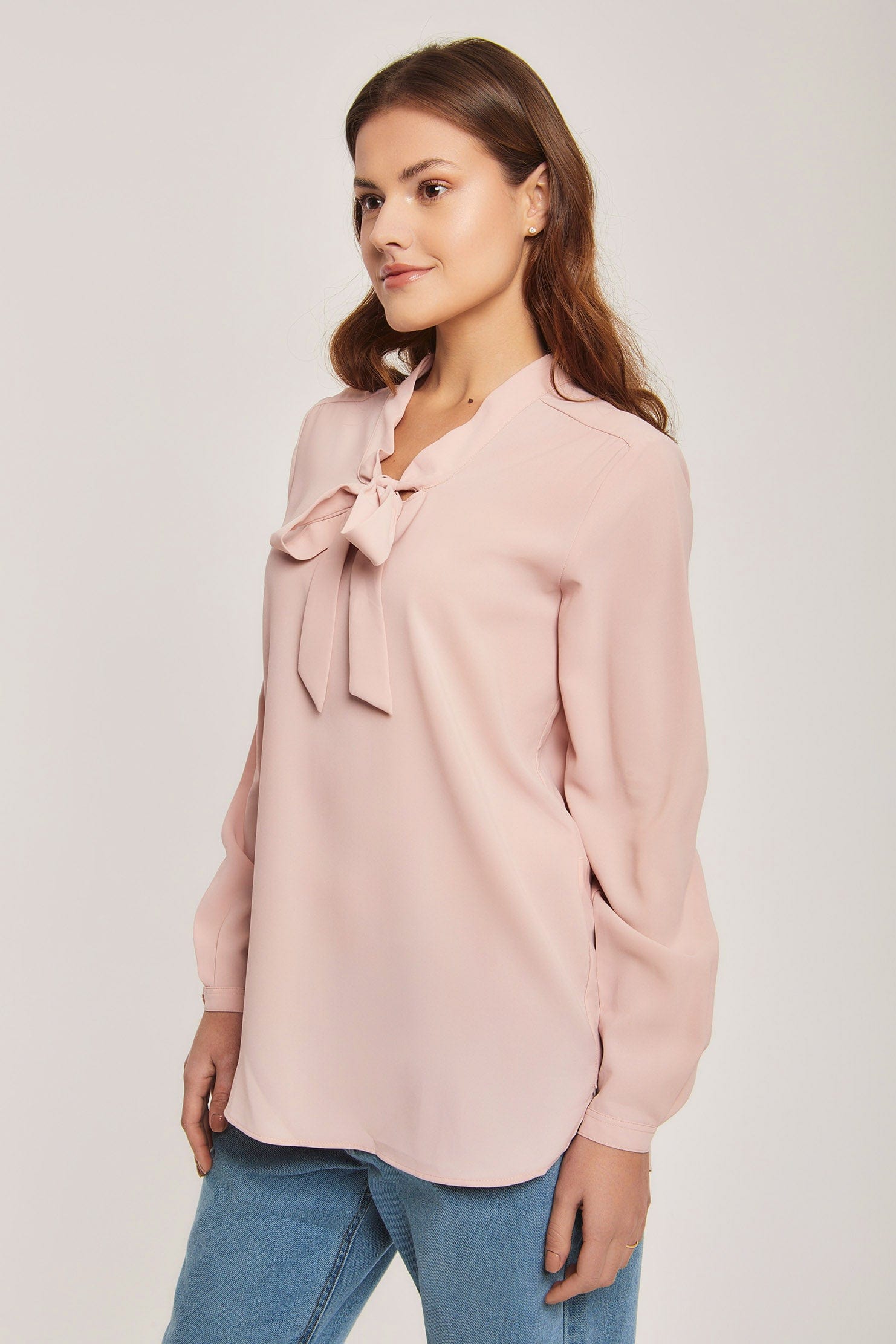 داليدرس بلوزة نسائية سادة بربطة عنق