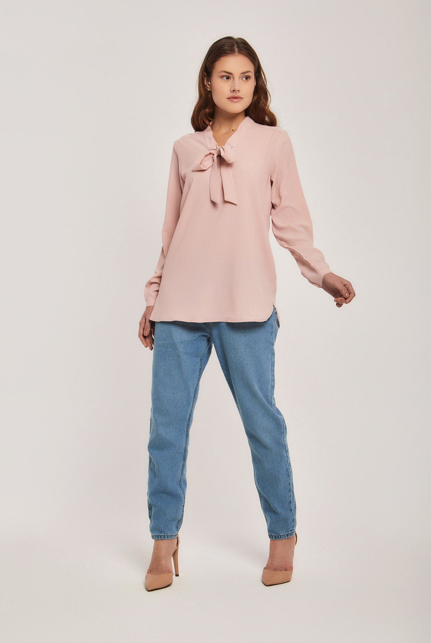 داليدرس بلوزة نسائية سادة بربطة عنق