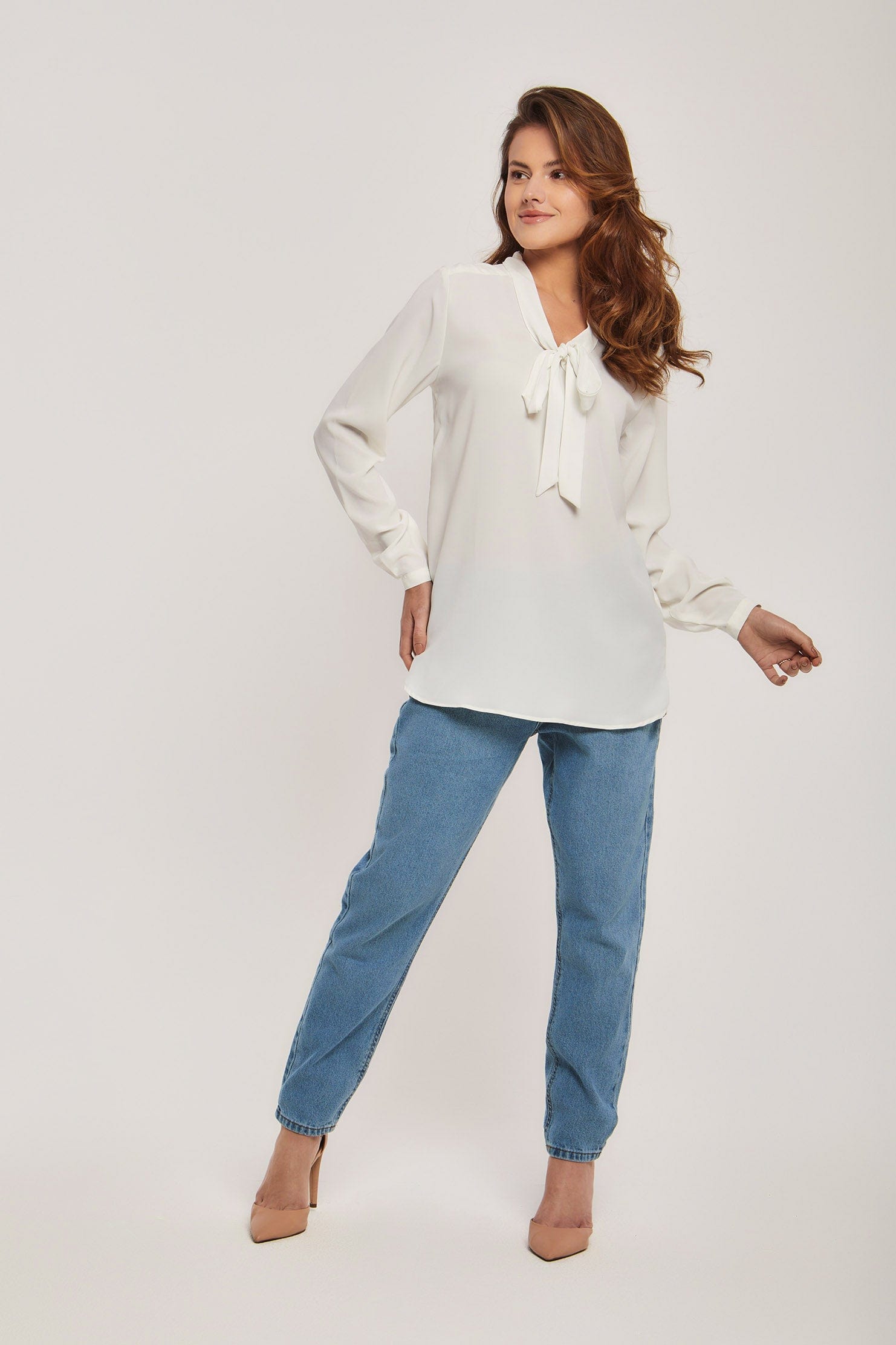 داليدرس بلوزة نسائية سادة بربطة عنق