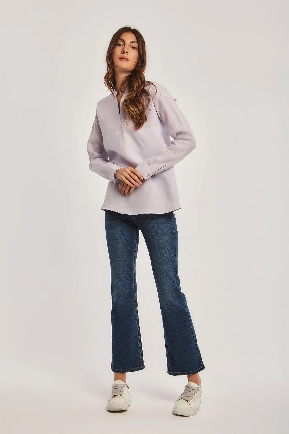 داليدرس بلوزة نسائية سادة بفتحة صدر V