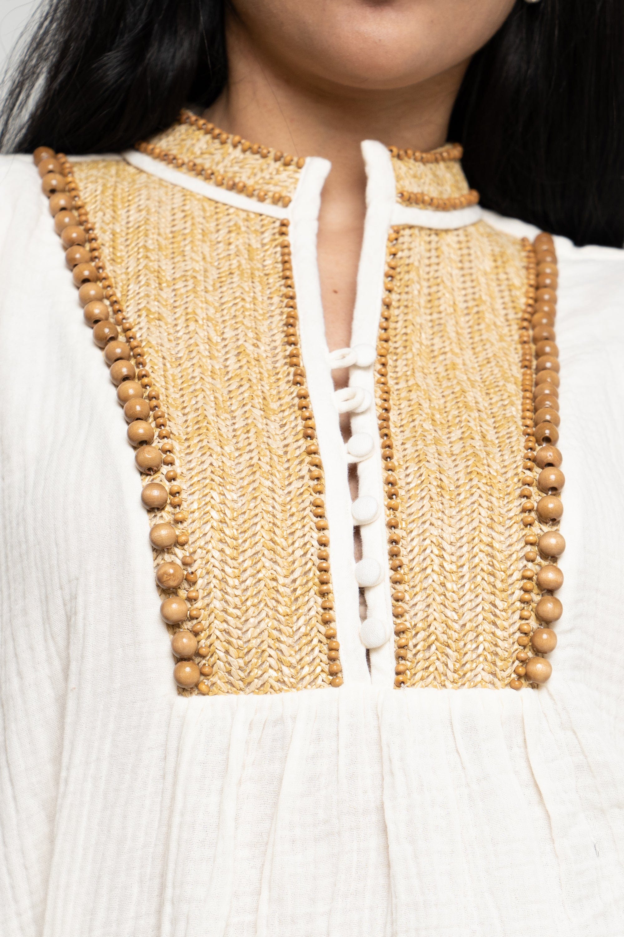 داليدرس بلوزة نسائية بتطريز على الصدر