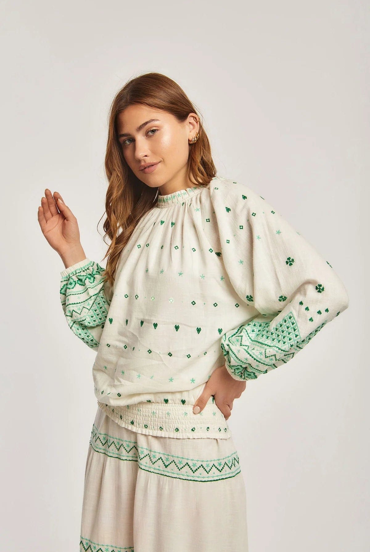 داليدرس بلوزة منقطة نسائية بأكمام طويلة أخضر