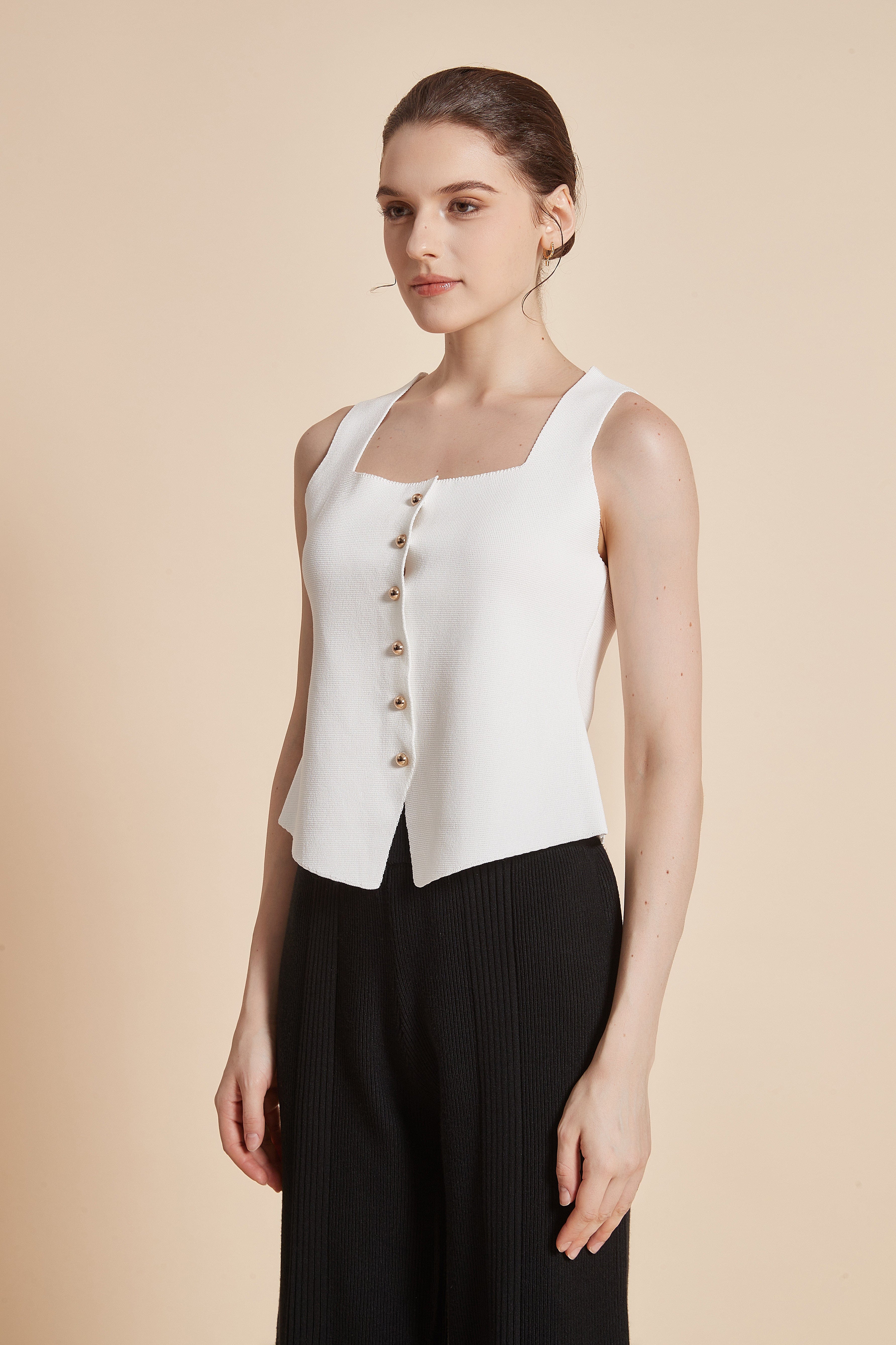 يولا بلوزة نسائية سادة كات بفتحة صدر مربعة