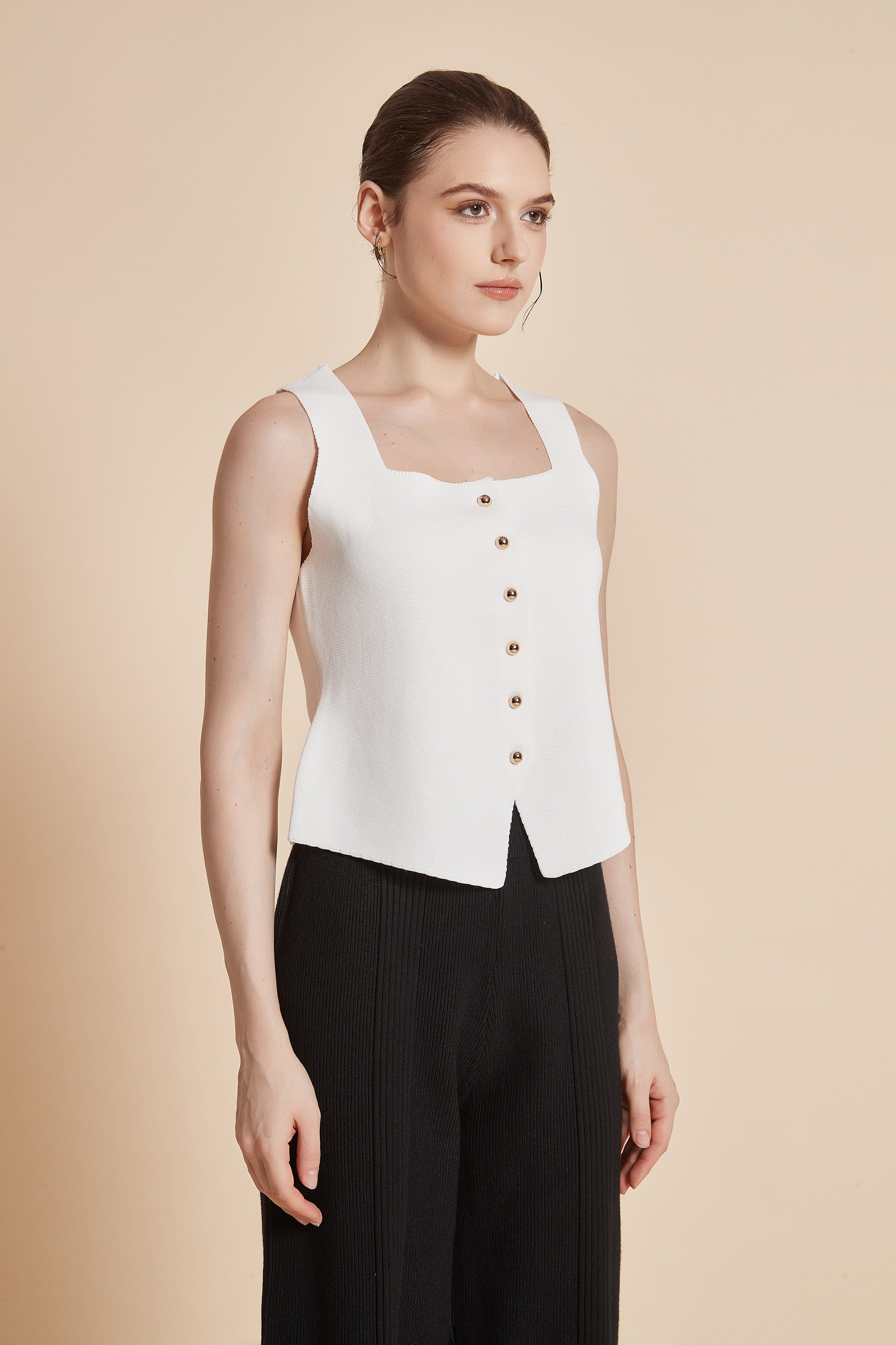 يولا بلوزة نسائية سادة كات بفتحة صدر مربعة