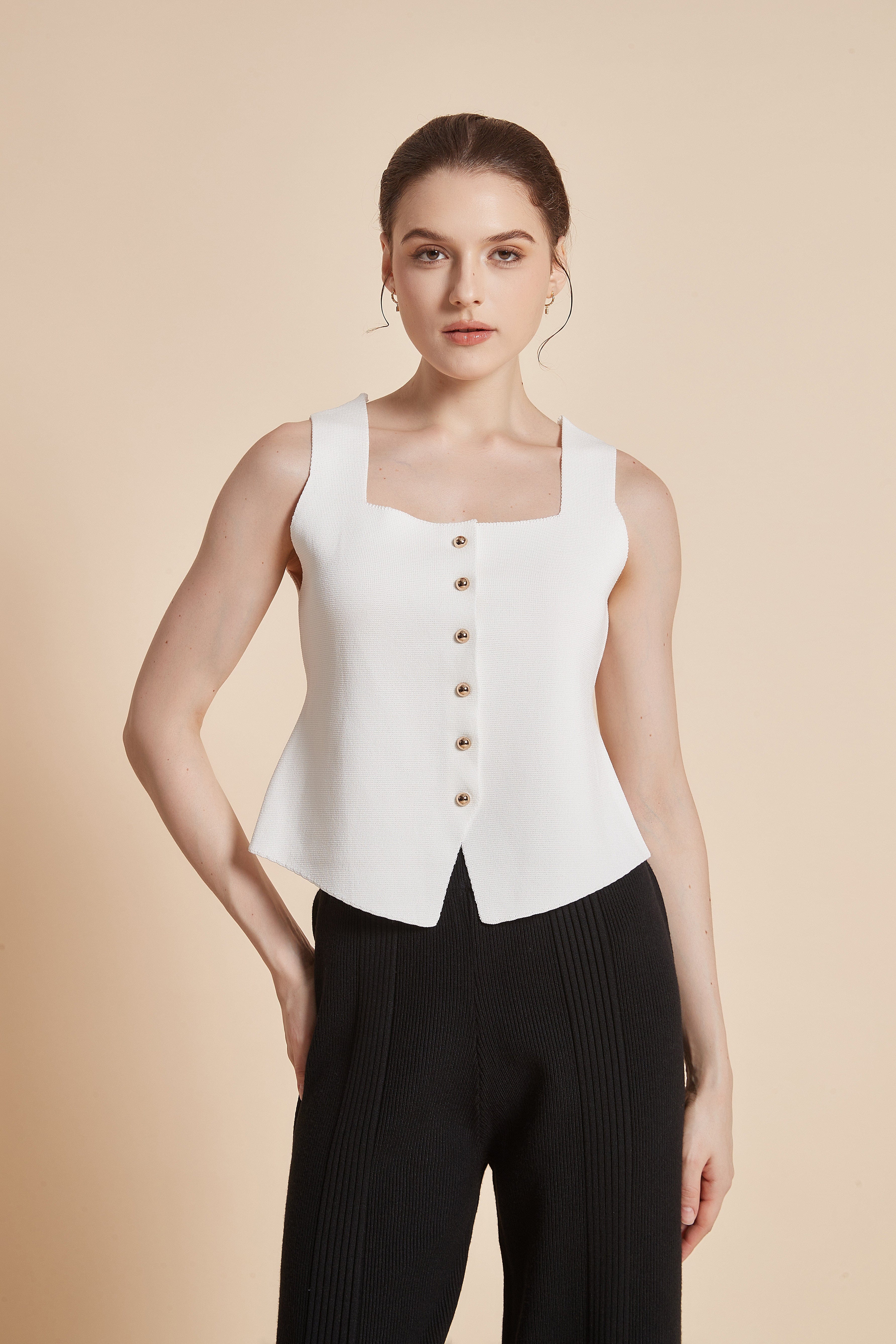 يولا بلوزة نسائية سادة كات بفتحة صدر مربعة