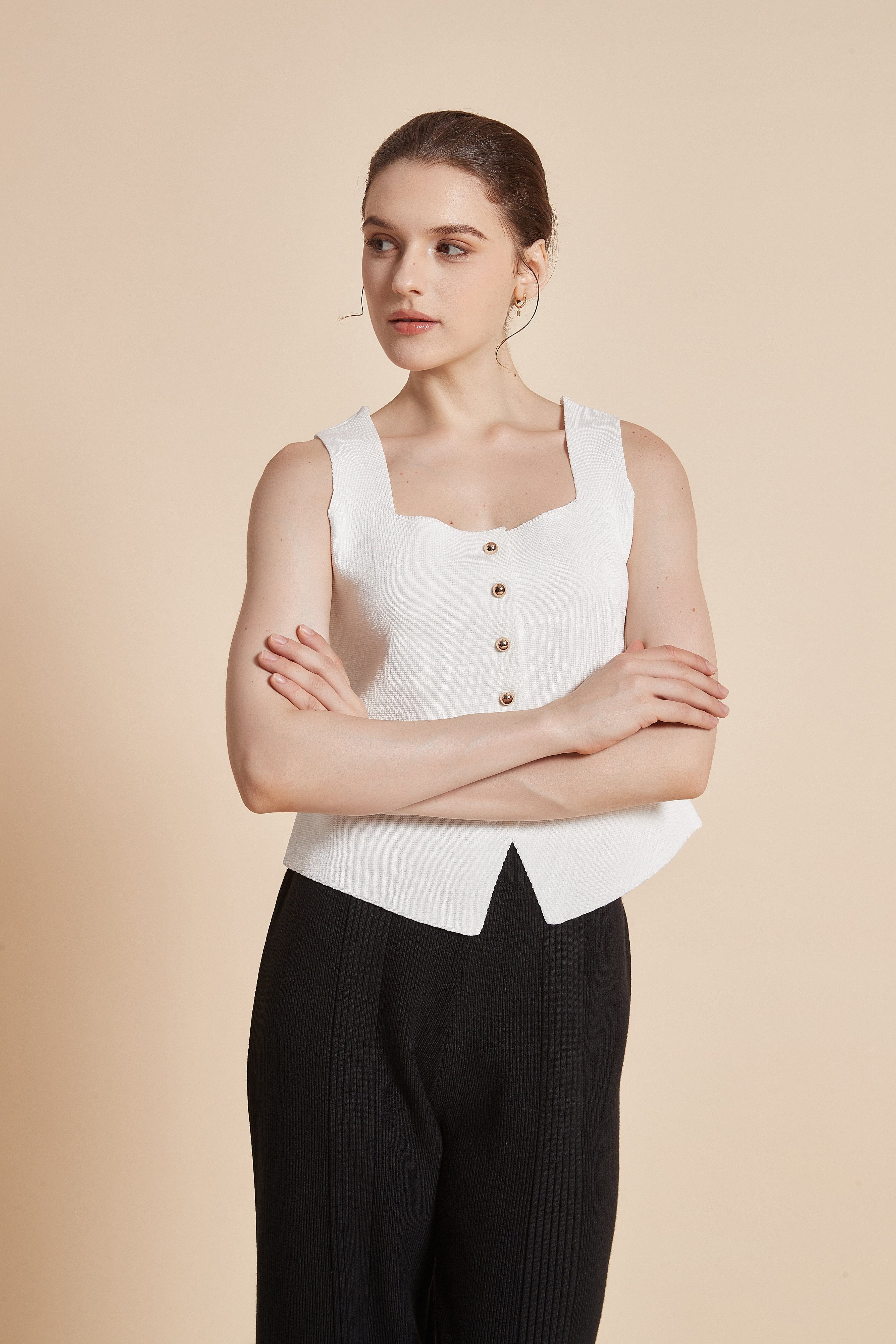 يولا بلوزة نسائية سادة كات بفتحة صدر مربعة