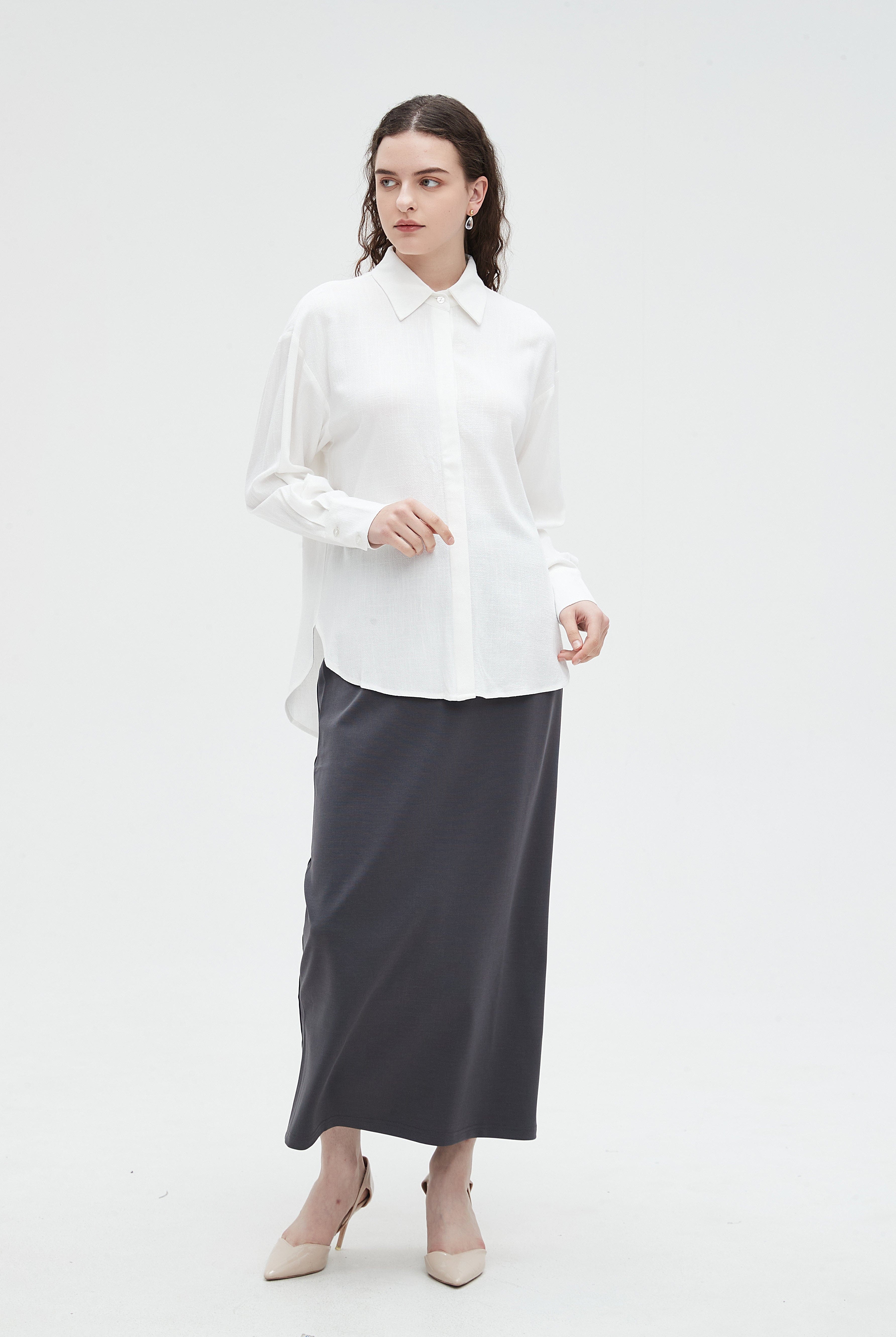 نتشي بلوزة نسائي قصيرة من الامام ساده بياقة وازرار وكم طويل