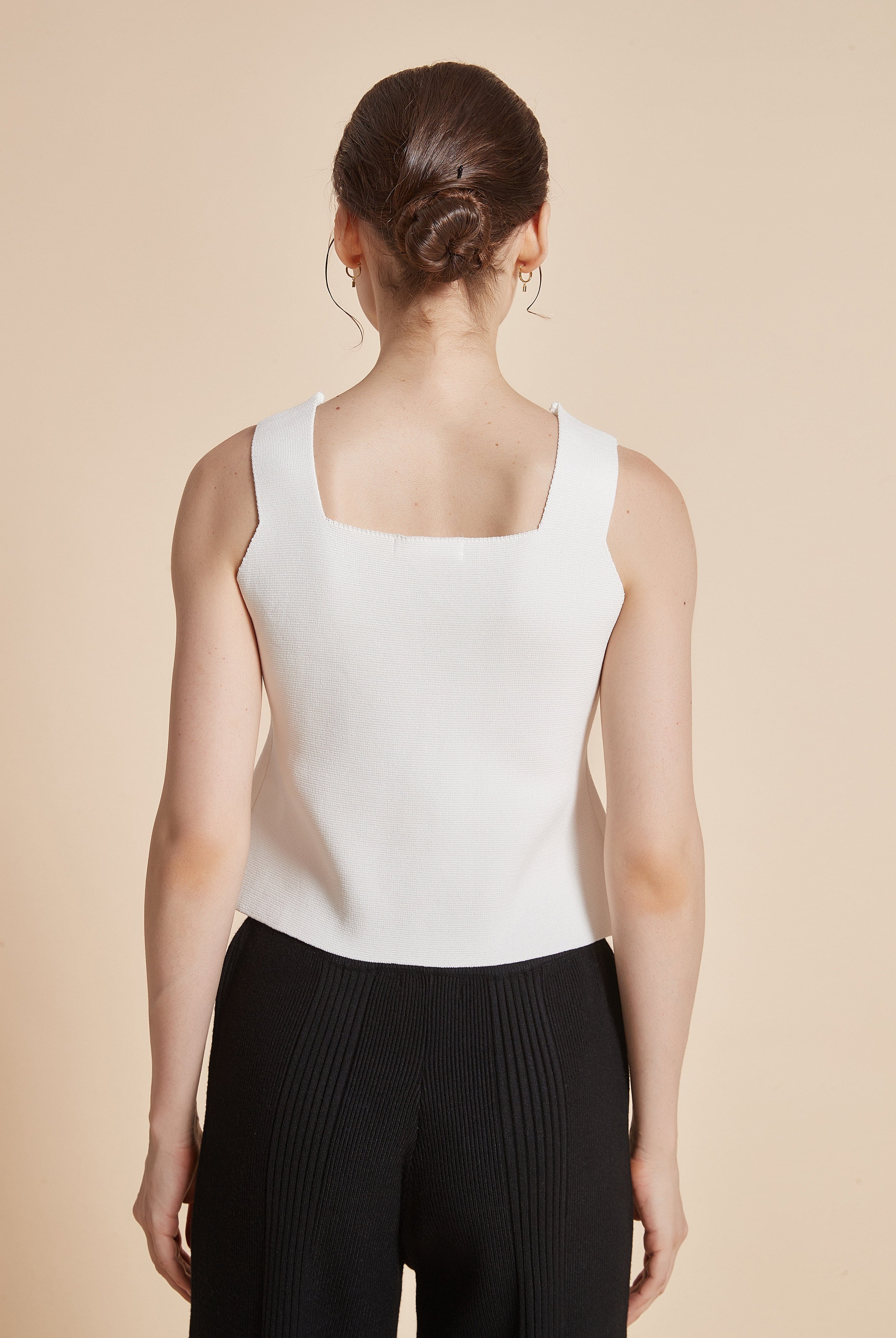 يولا بلوزة نسائية سادة كات بفتحة صدر مربعة