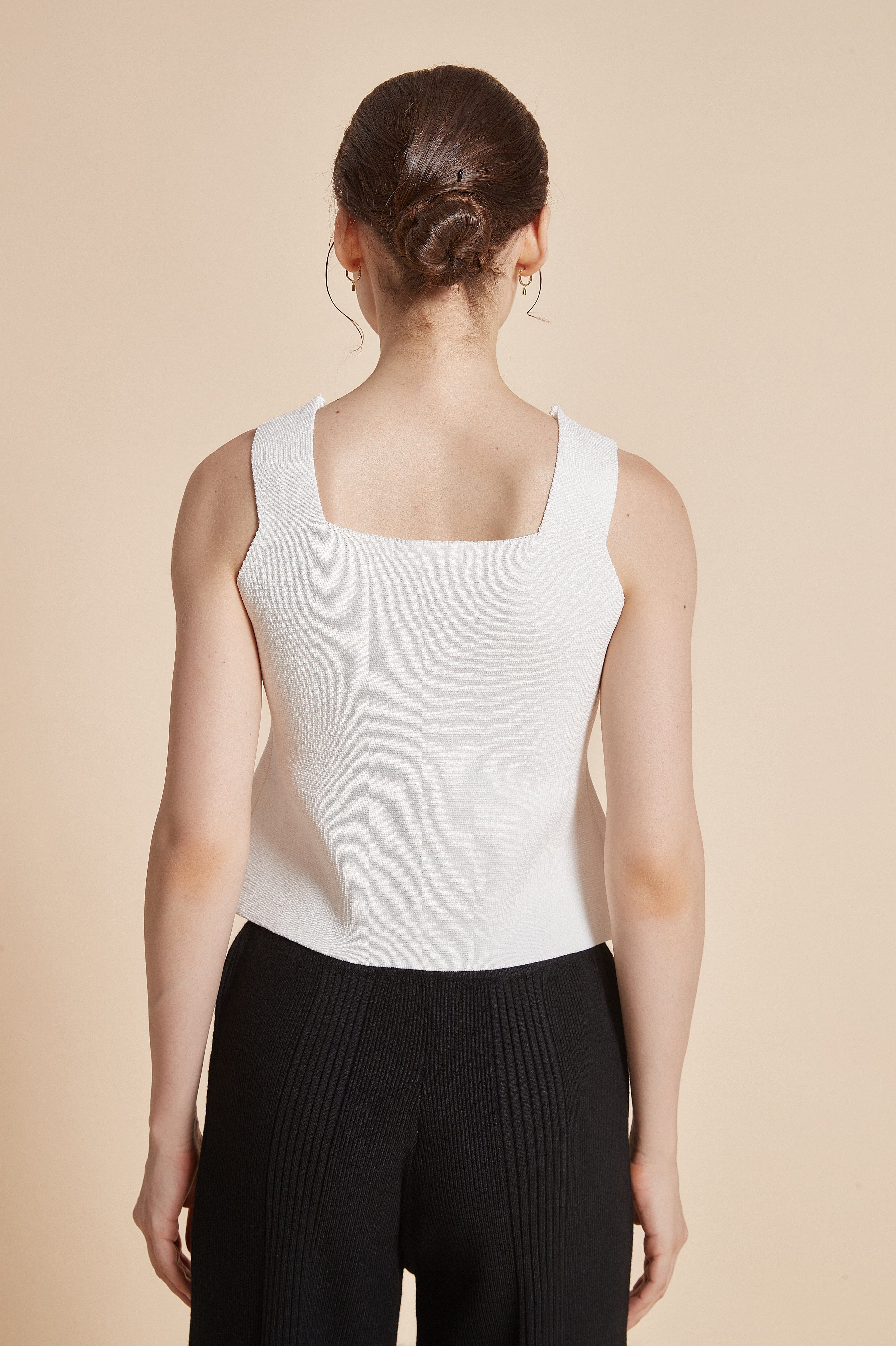 يولا بلوزة نسائية سادة كات بفتحة صدر مربعة