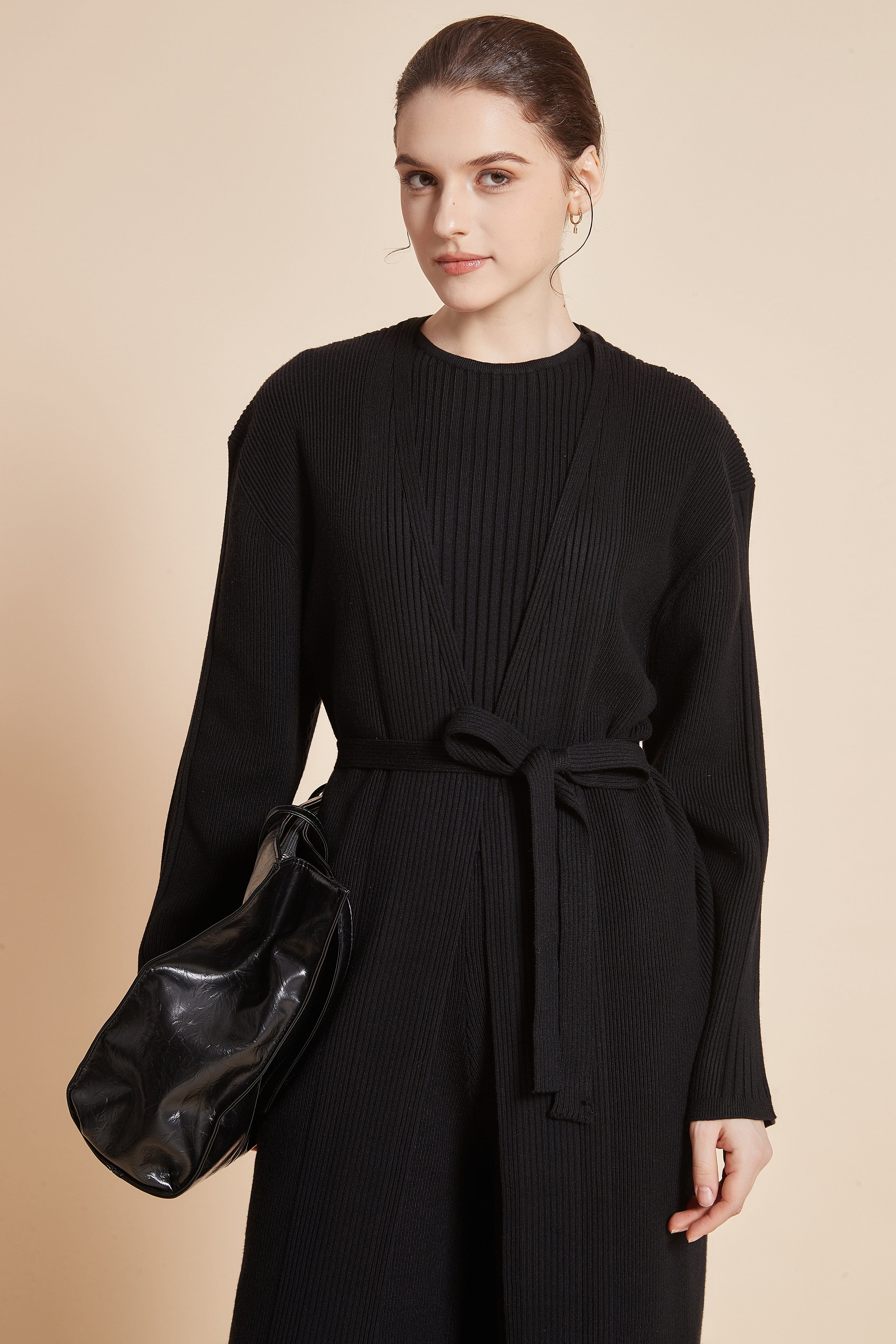 يولا بلوزة نسائية سادة كم قصير