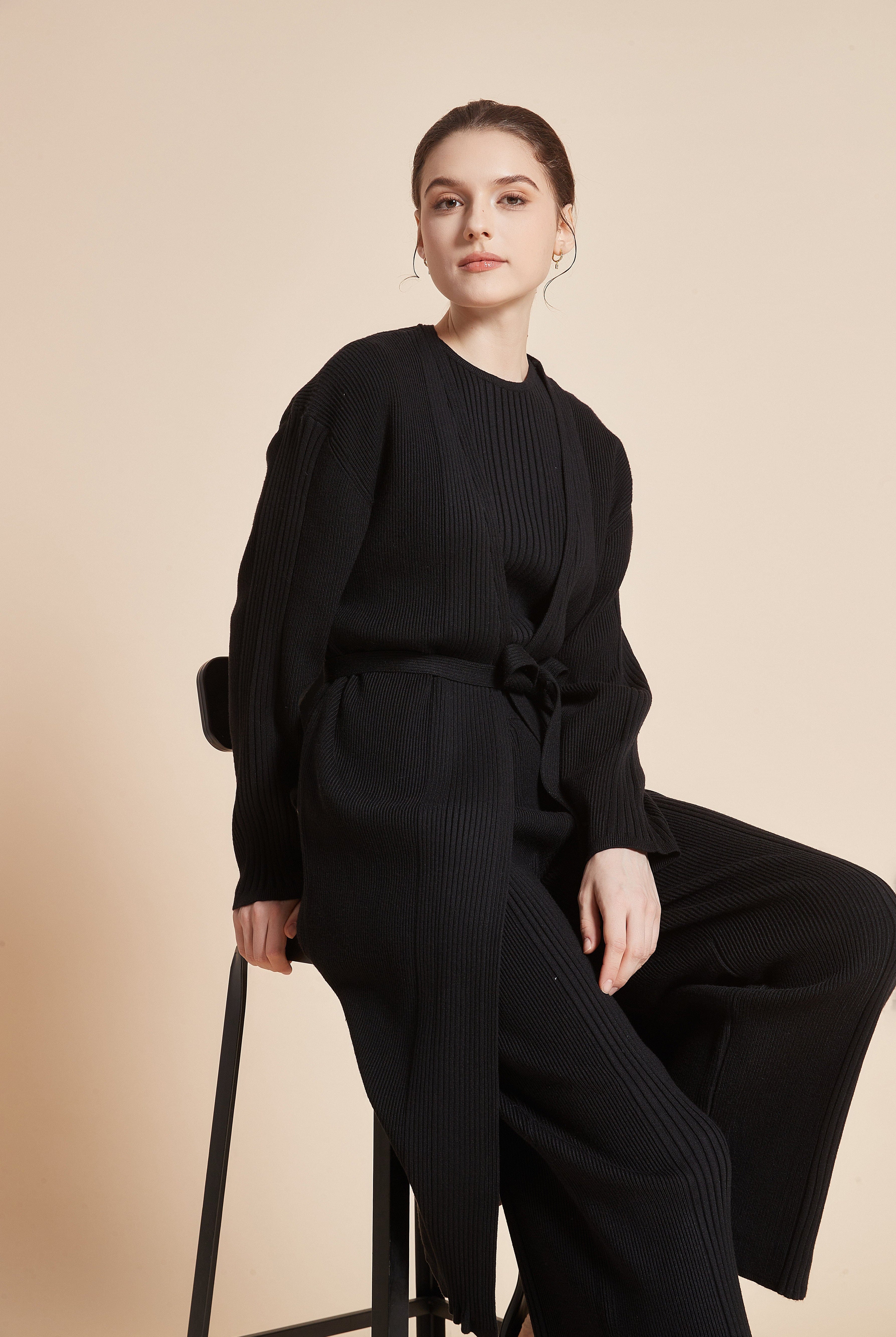 يولا بلوزة نسائية سادة كم قصير