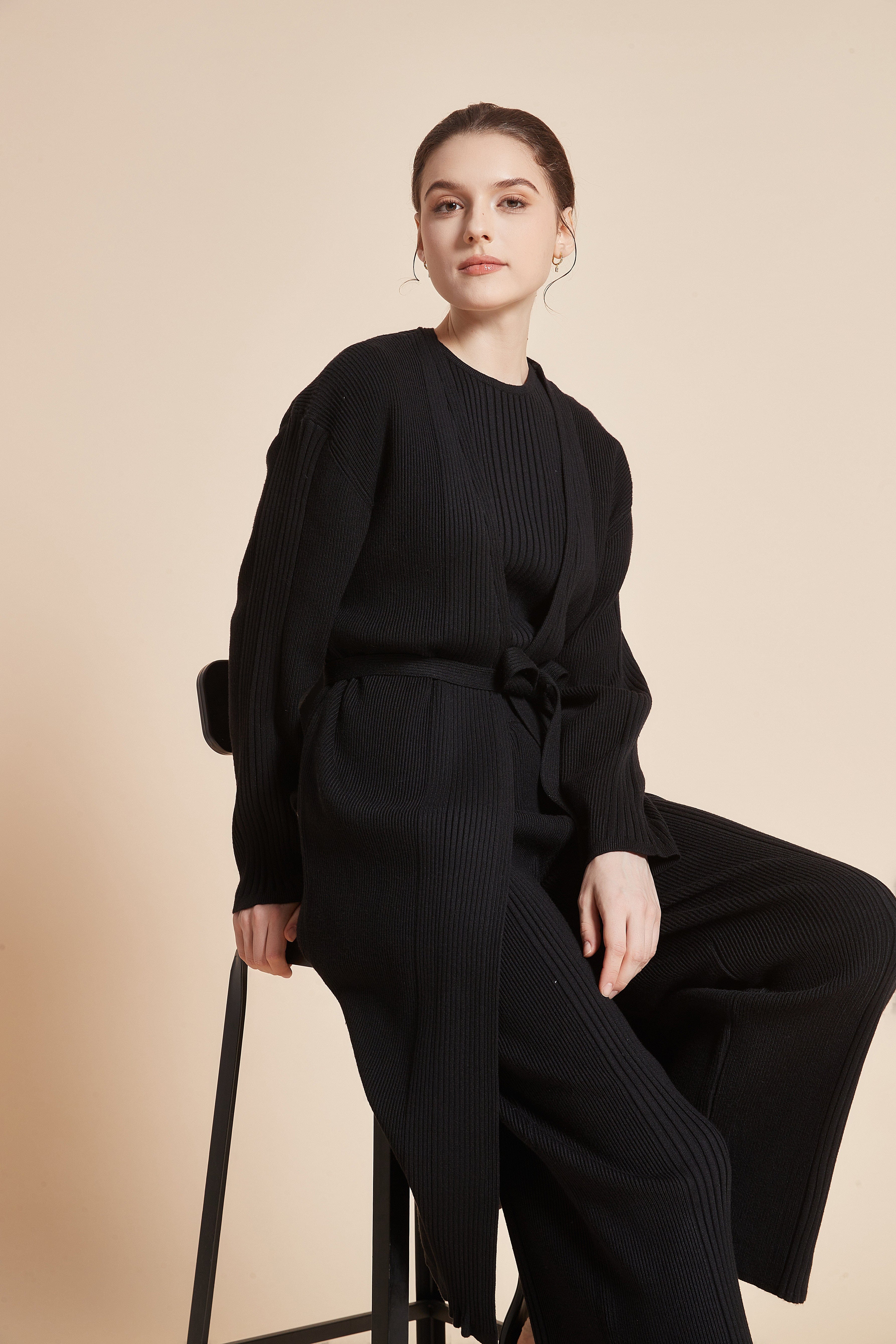 يولا بلوزة نسائية سادة كم قصير