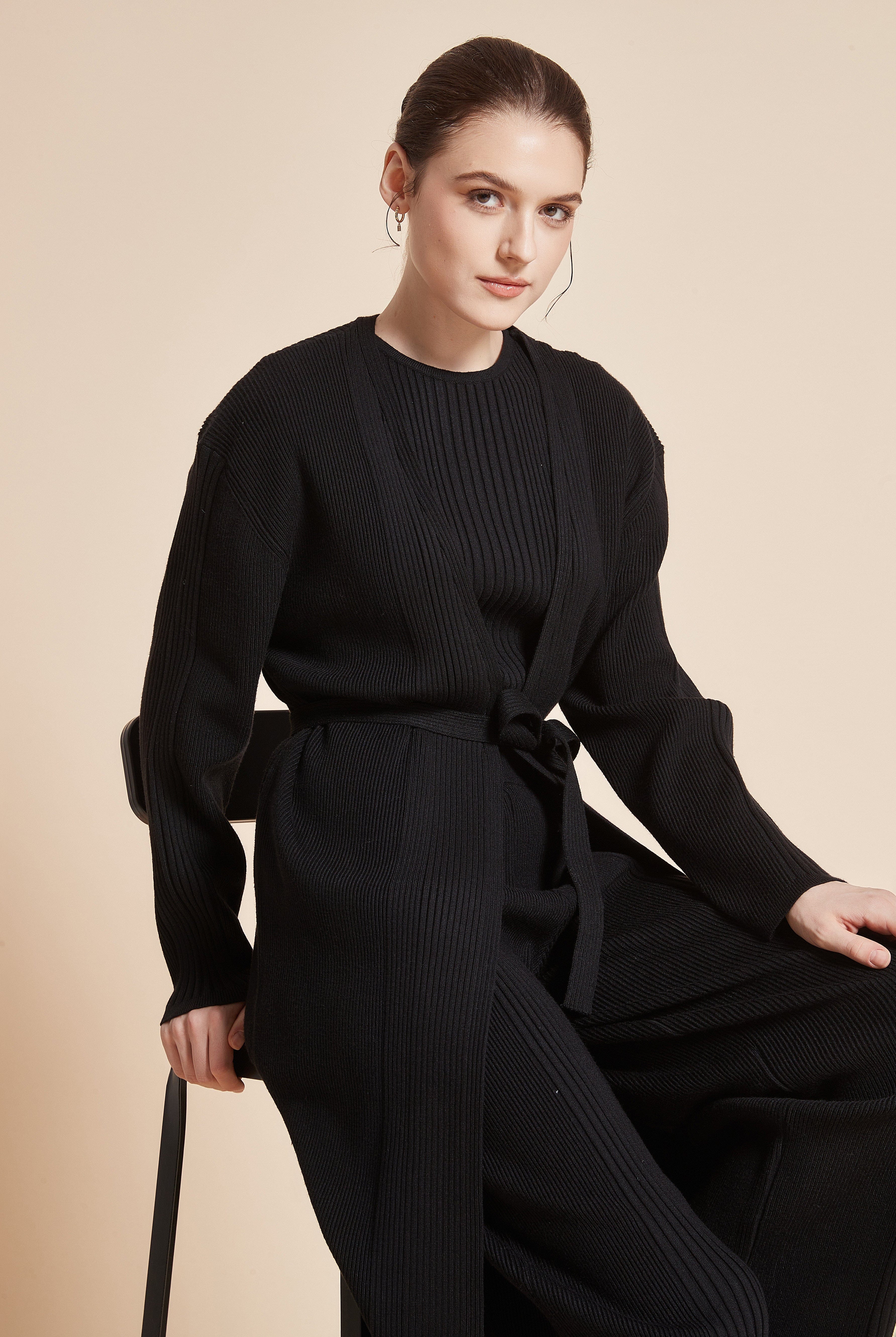 يولا بلوزة نسائية سادة كم قصير