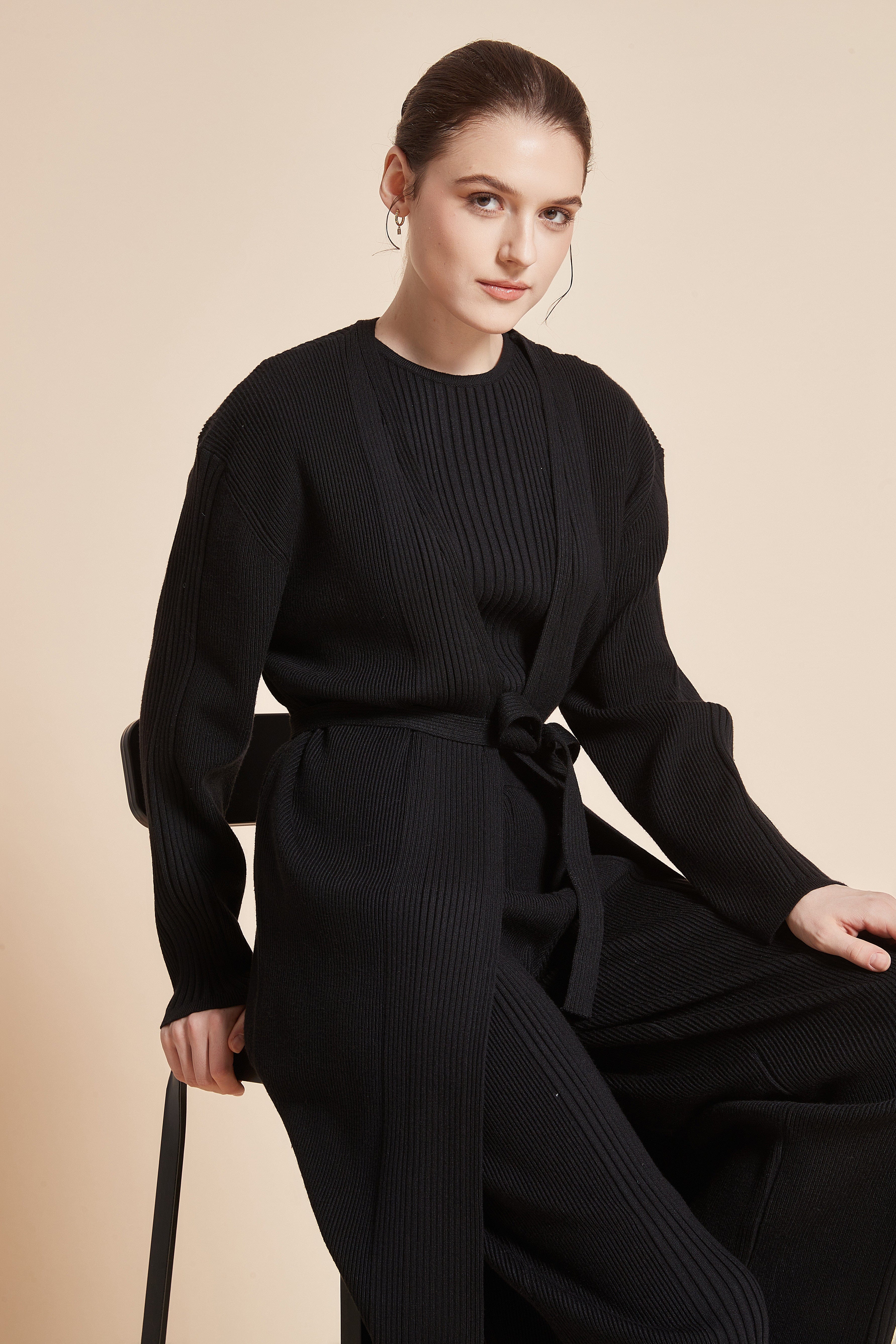 يولا بلوزة نسائية سادة كم قصير