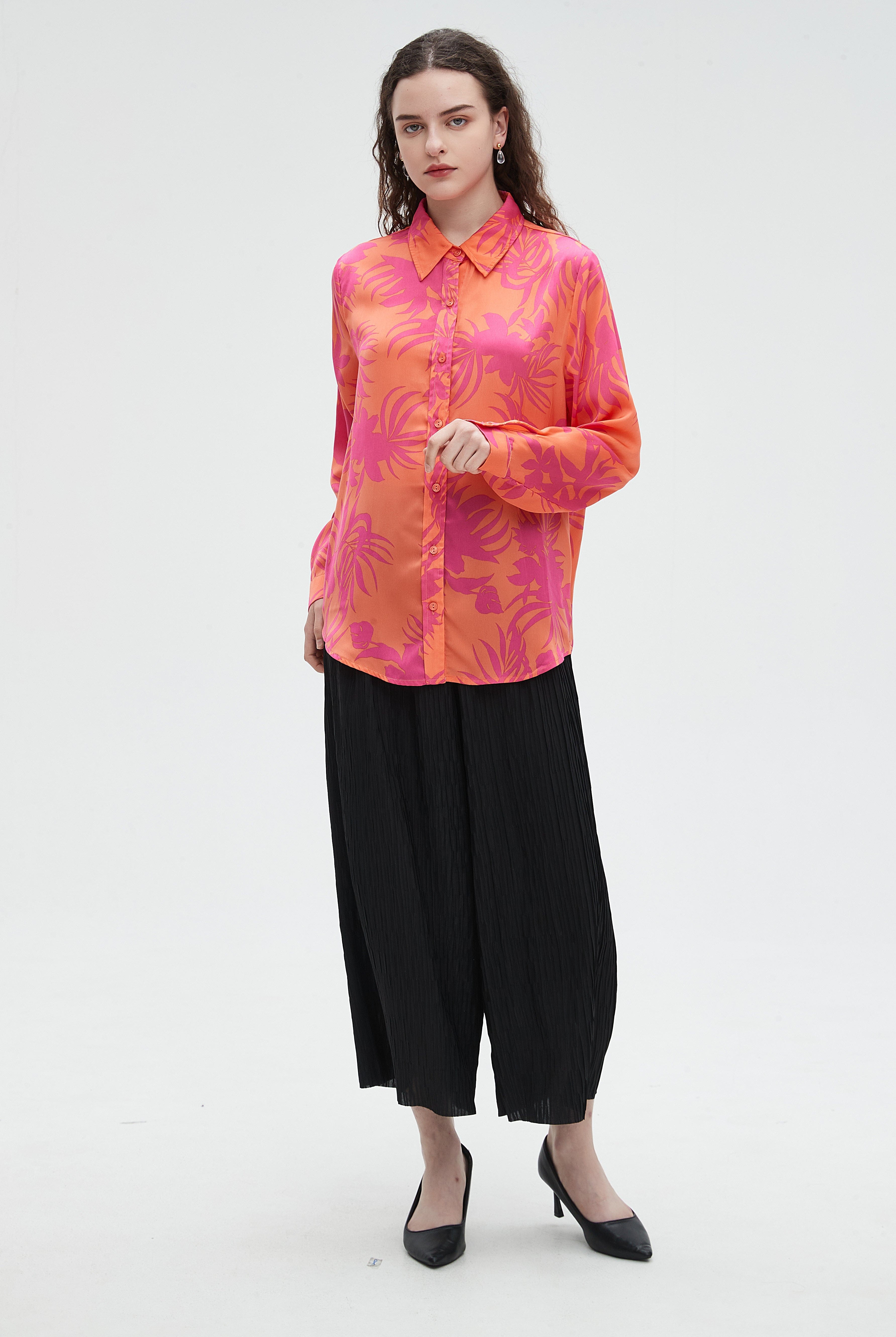 نتشي بلوزة نسائي بكم وياقة منقوشة بنقشة أزهار