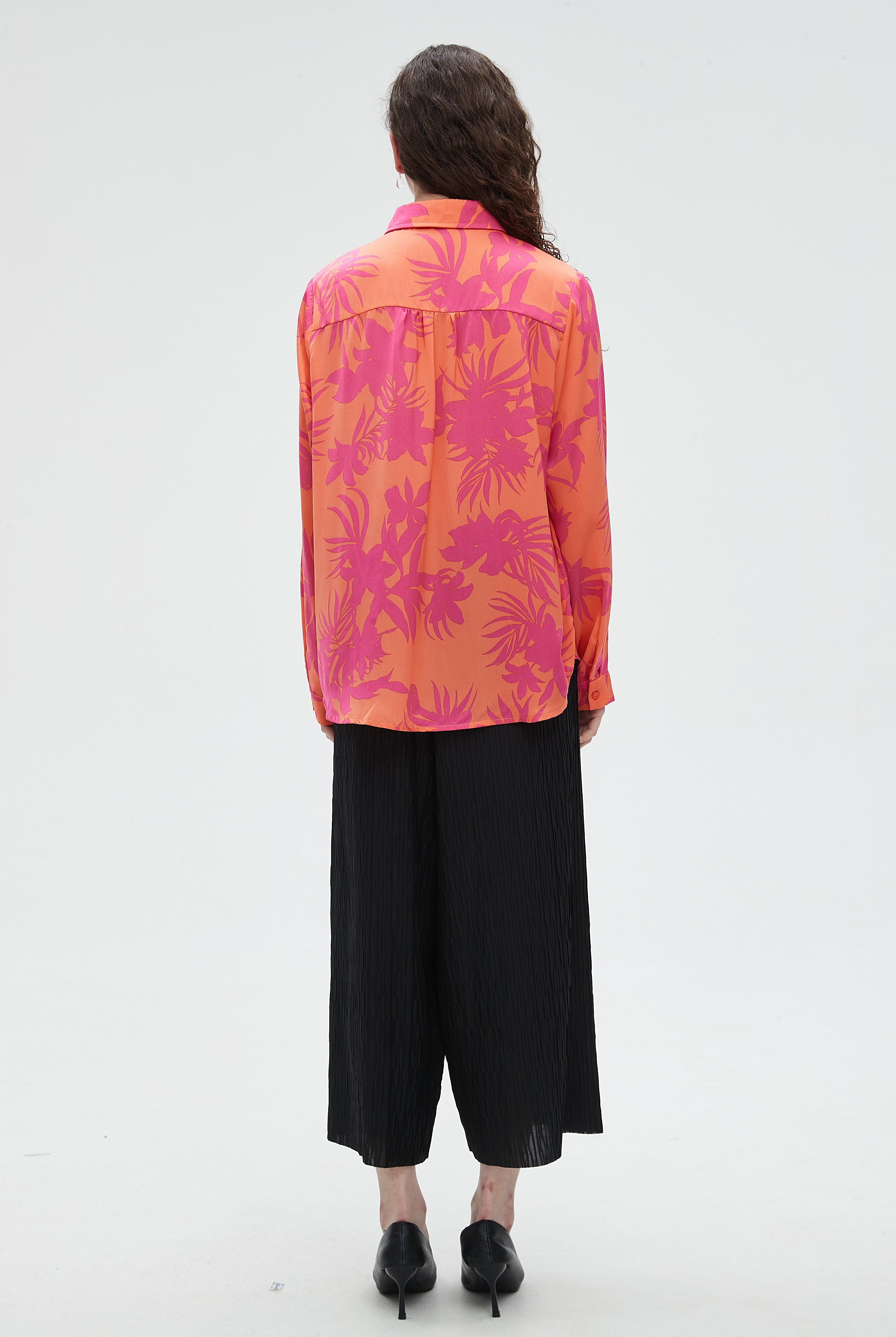 نتشي بلوزة نسائي بكم وياقة منقوشة بنقشة أزهار