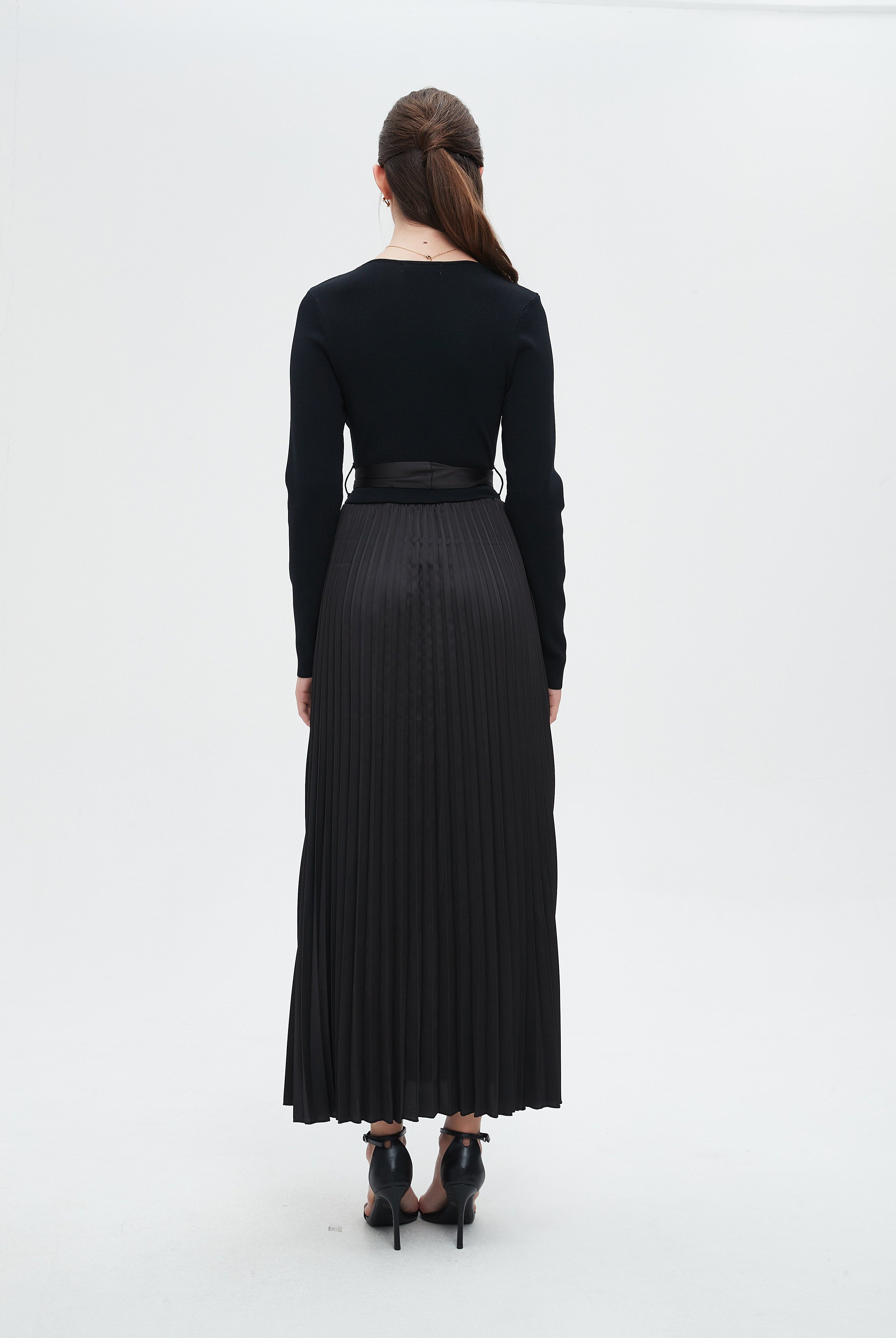 نتشي فستان طويل بأكمام طويلة ورقبة V للمناسبات