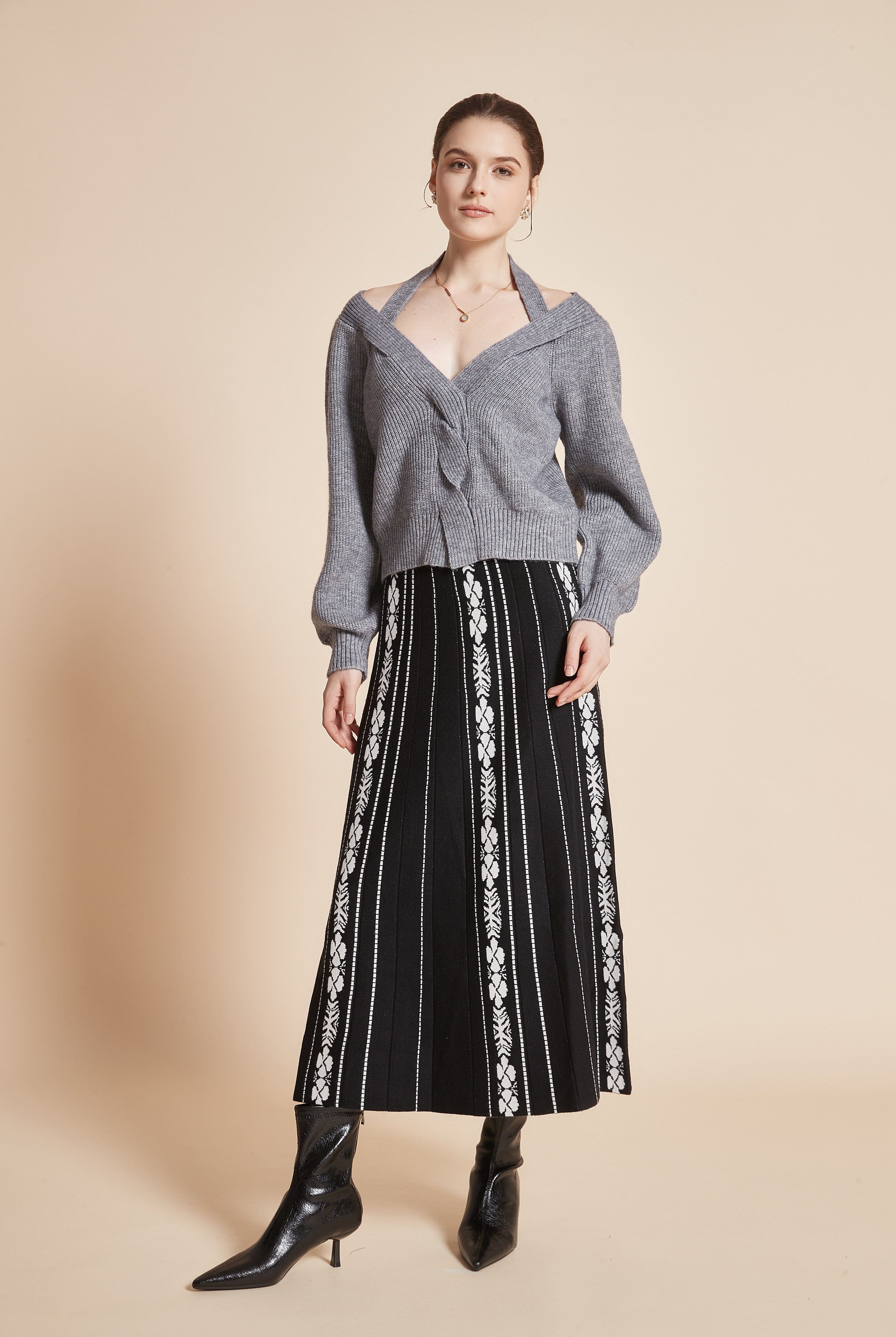 Yola Winter blouse with a draped collar, V-neck, and long wide sleeves