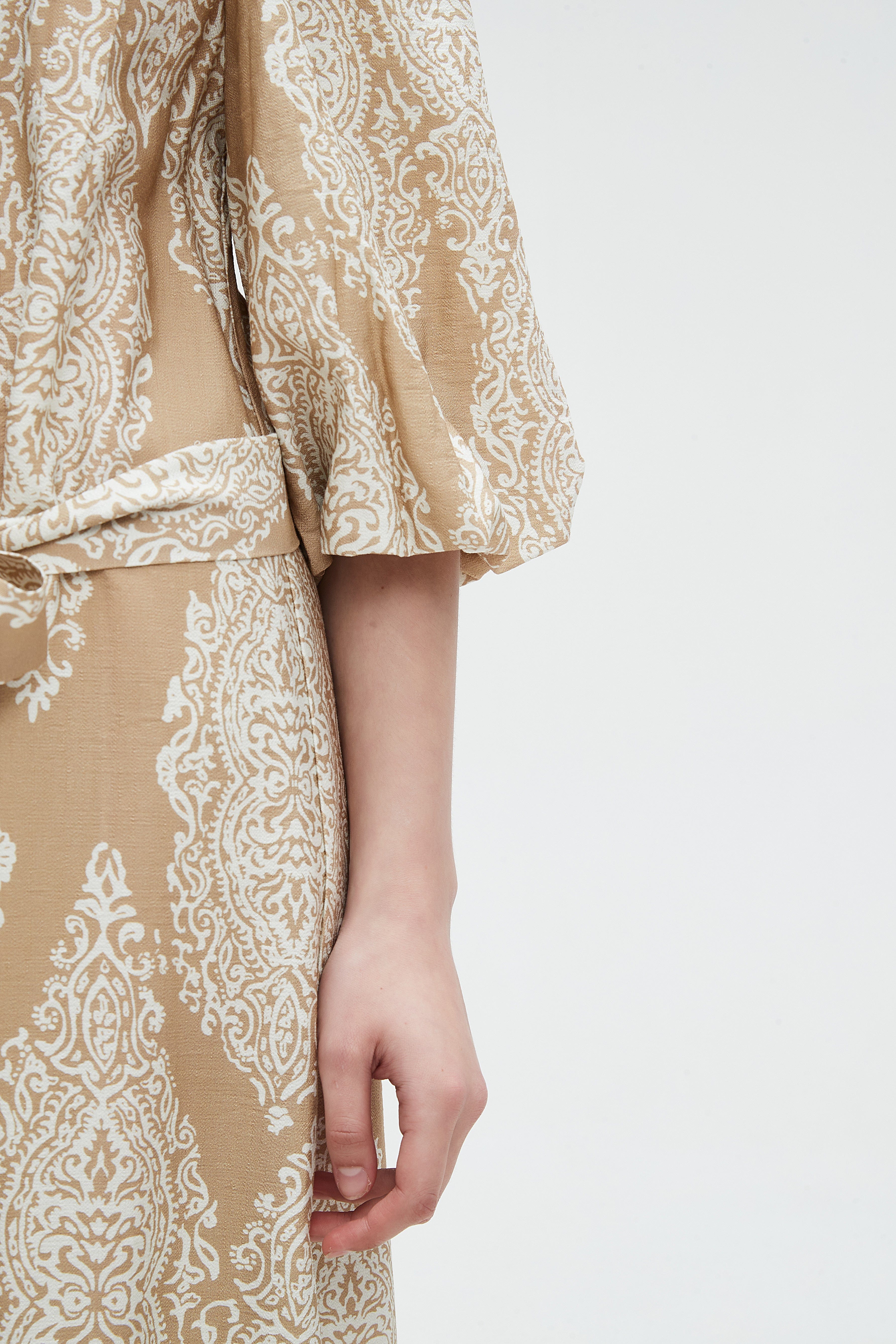 نتشي فستان ميدي 3/4 كم مطبوع بفيونكه عالخصر