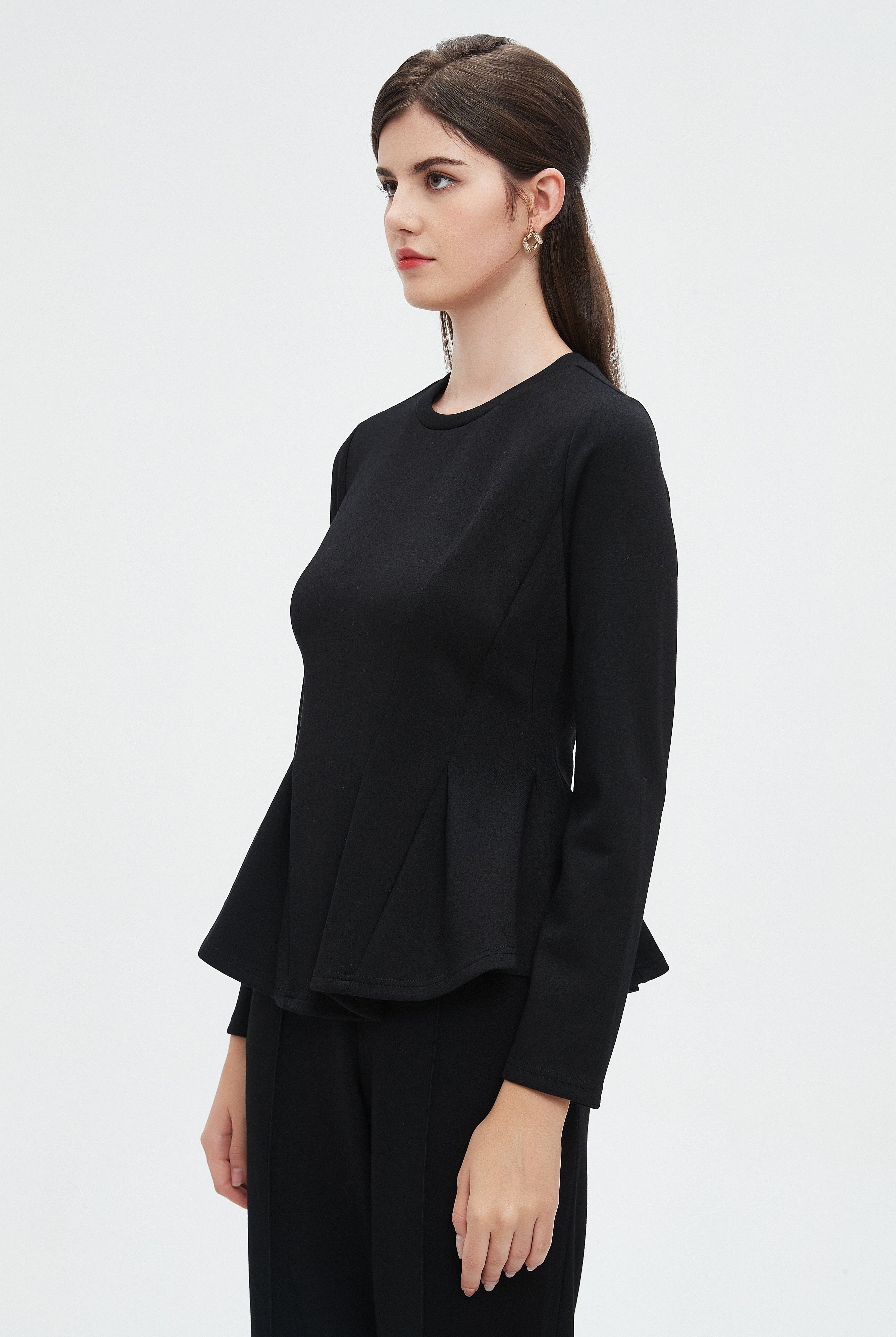 نتشي بلوزة نسائية بكم طويل وقصة كشكش من الخصر