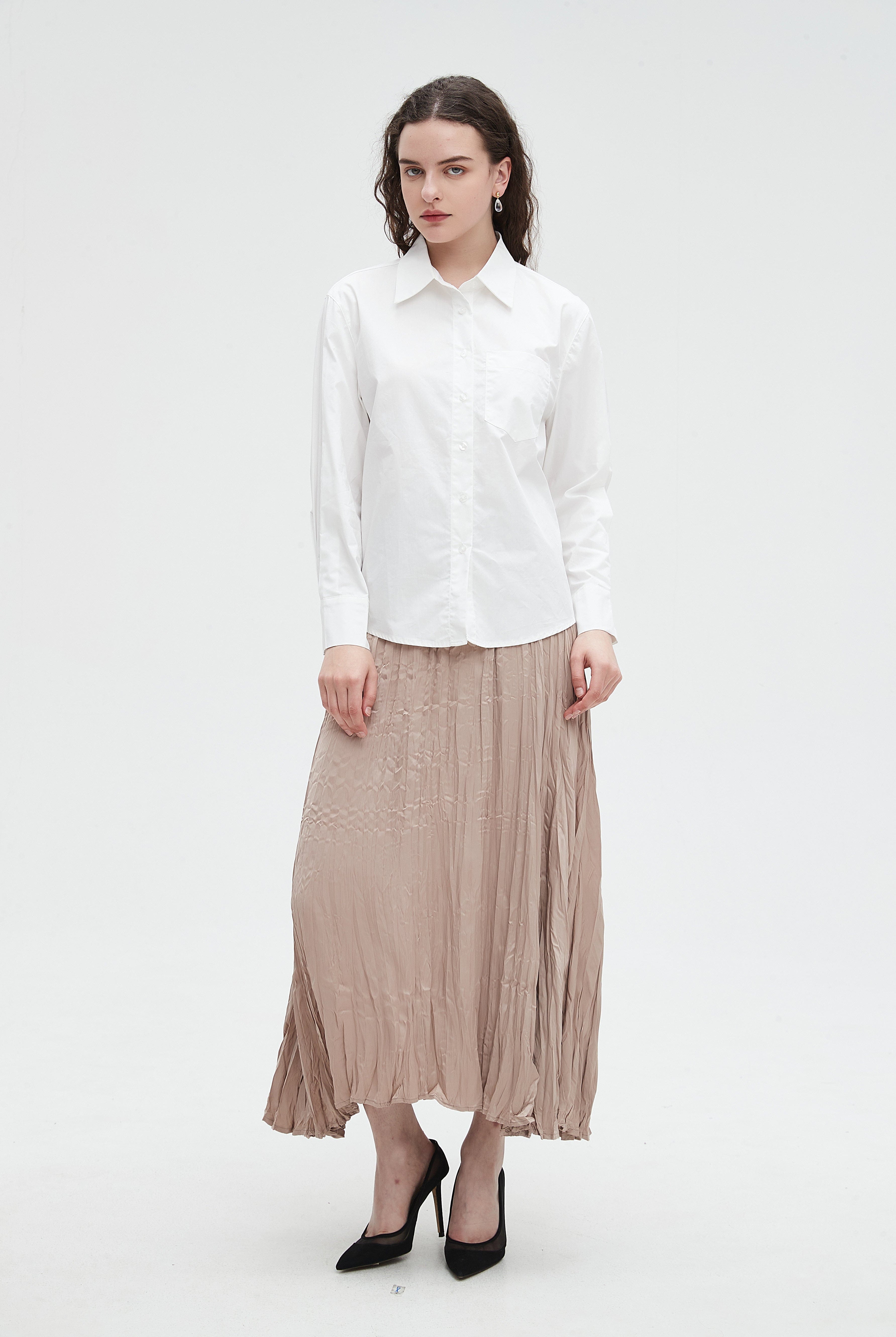 نتشي بلوزة نسائي ساده قصيرة بكم وياقة