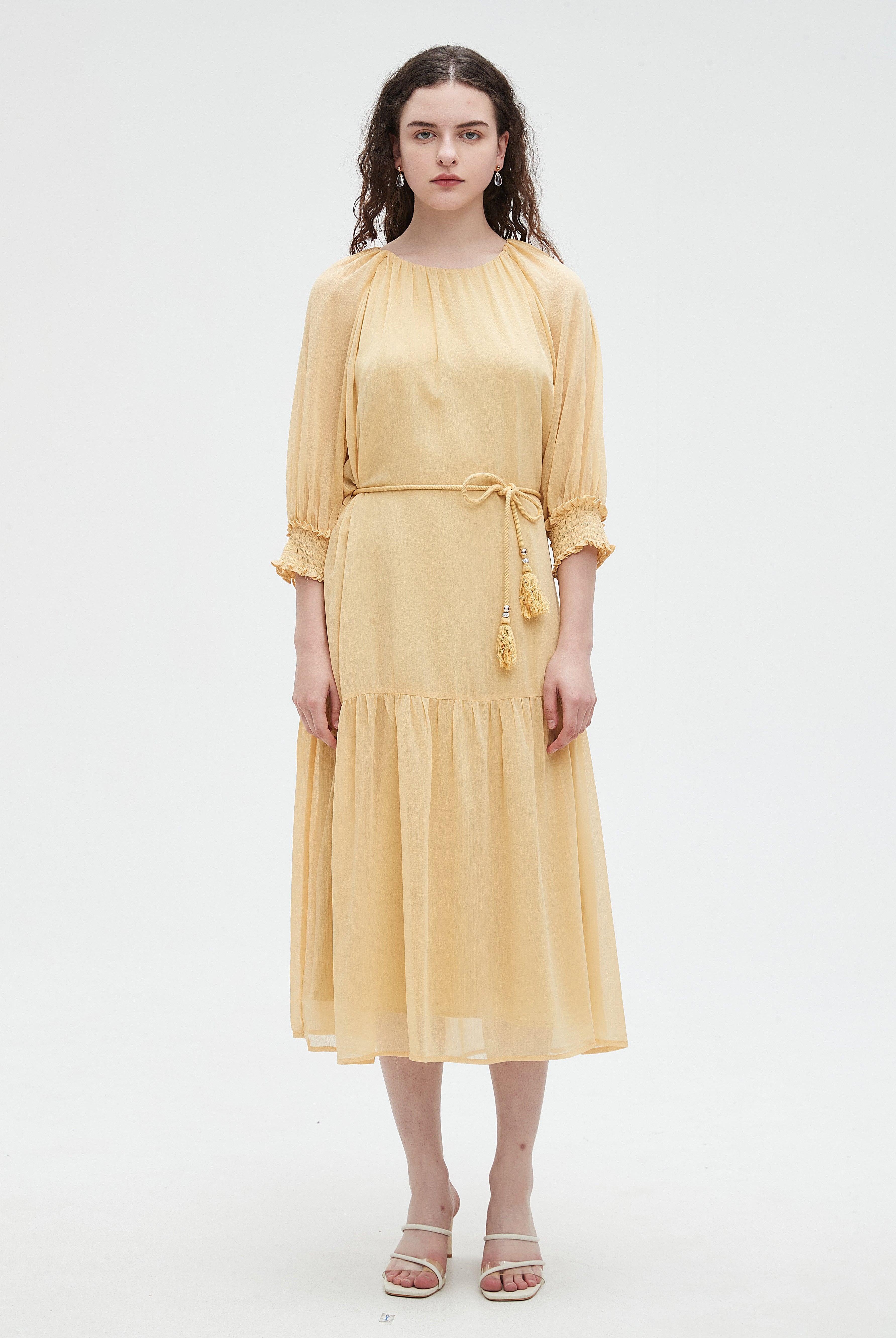 نتشي فستان ميدي 3/4 كم برباط عالخصر