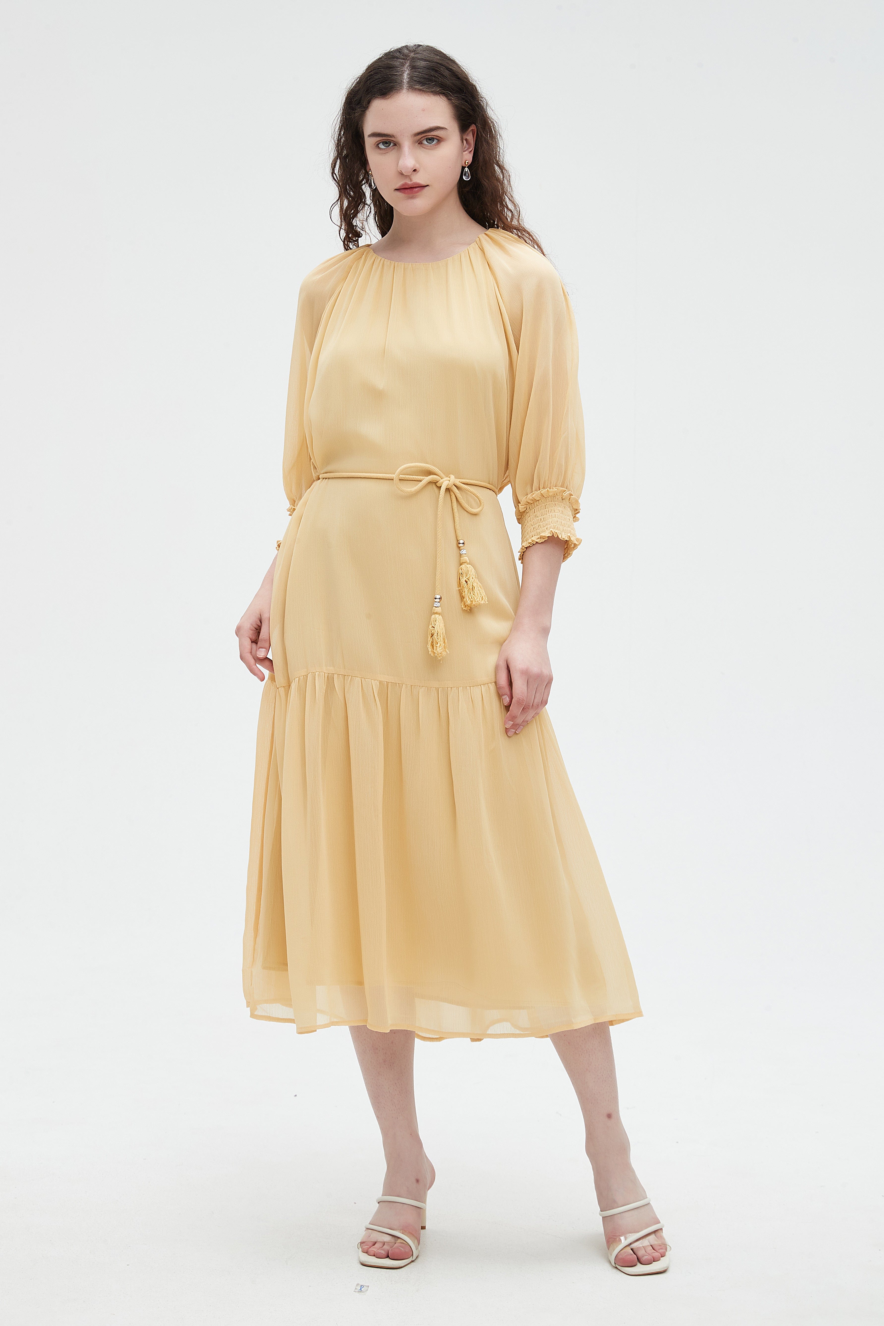 نتشي فستان ميدي 3/4 كم برباط عالخصر