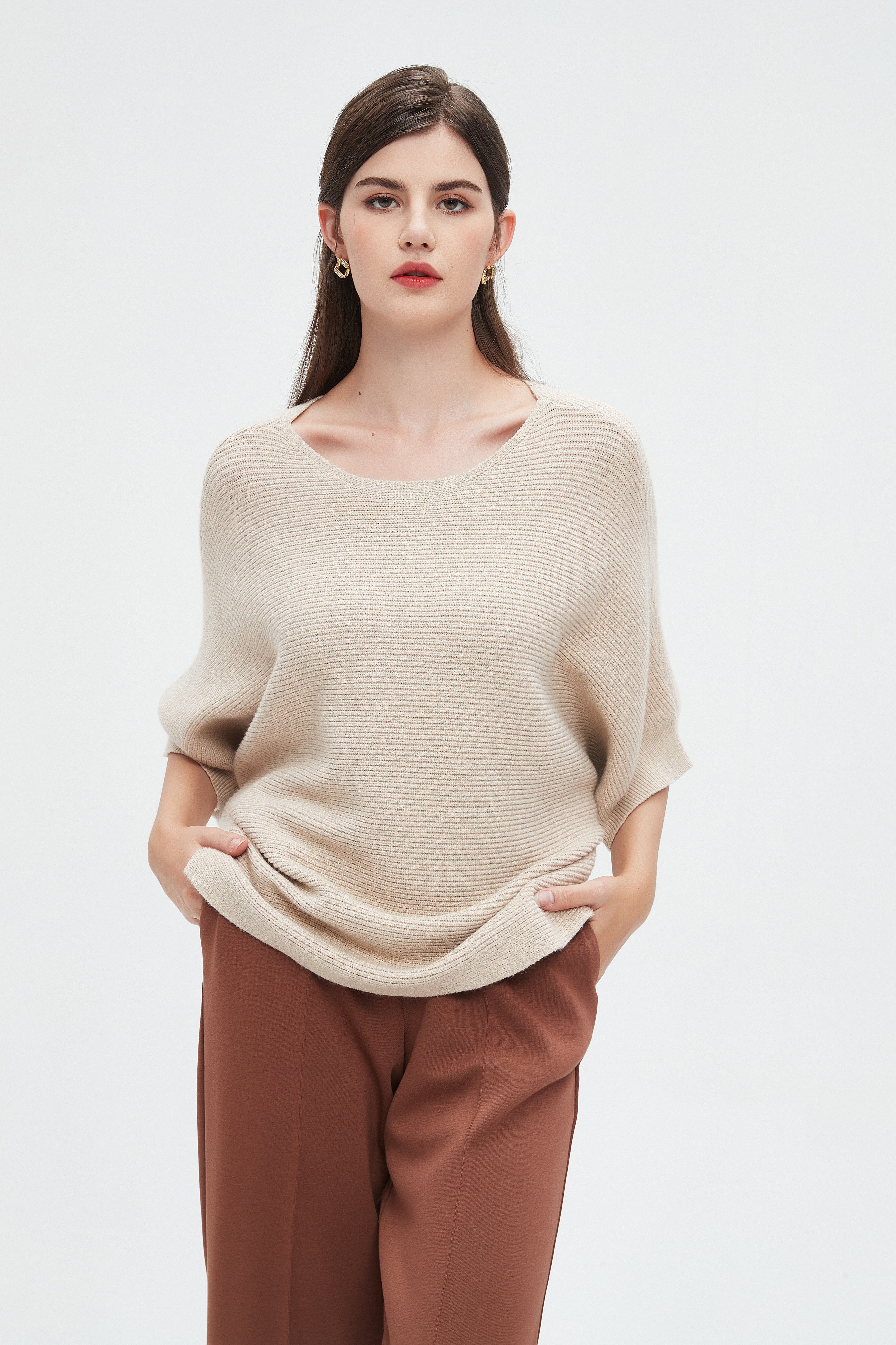 نتشي بلوزة نسائية سادة بكم فراشة ورقبة دائرية