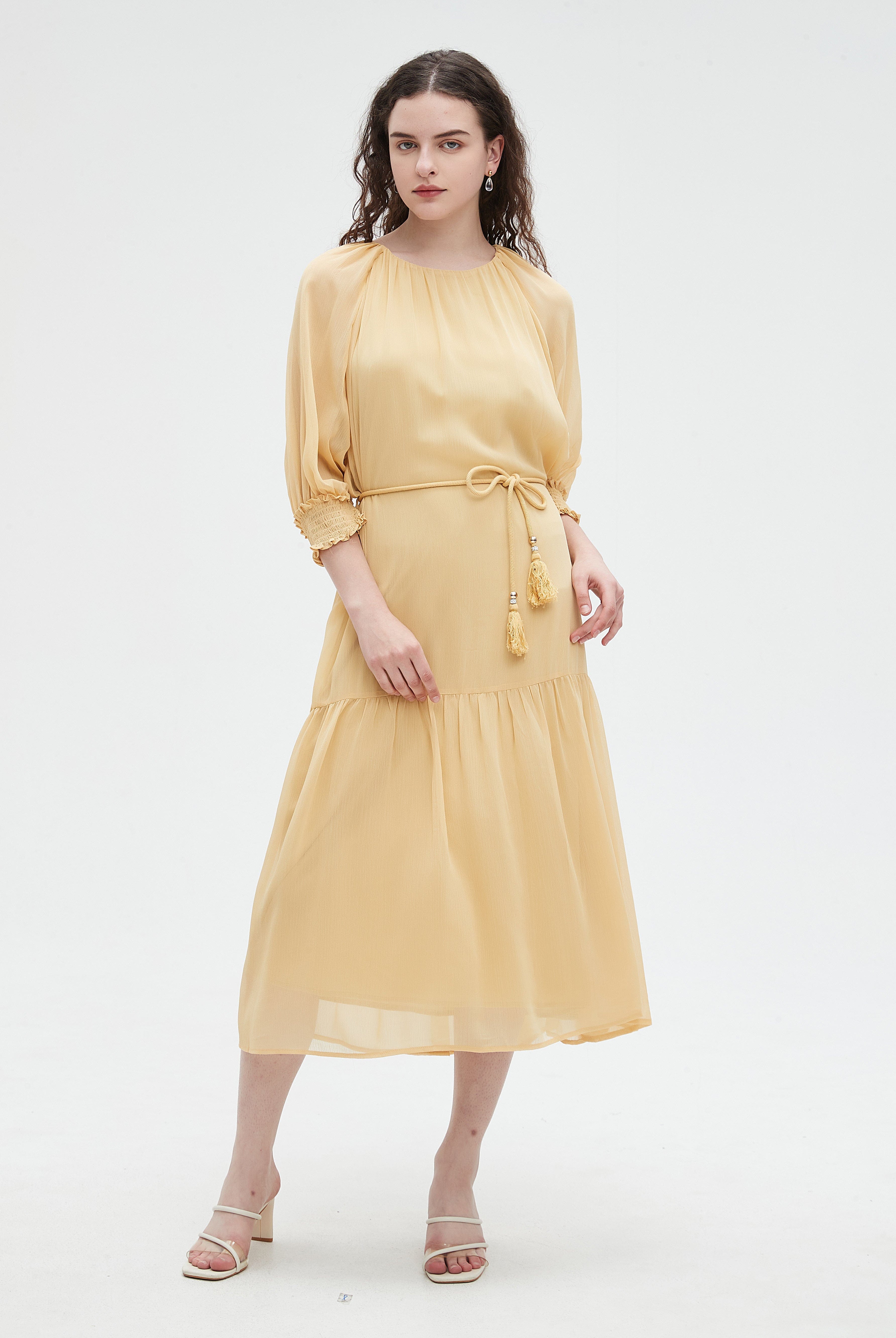 نتشي فستان ميدي 3/4 كم برباط عالخصر