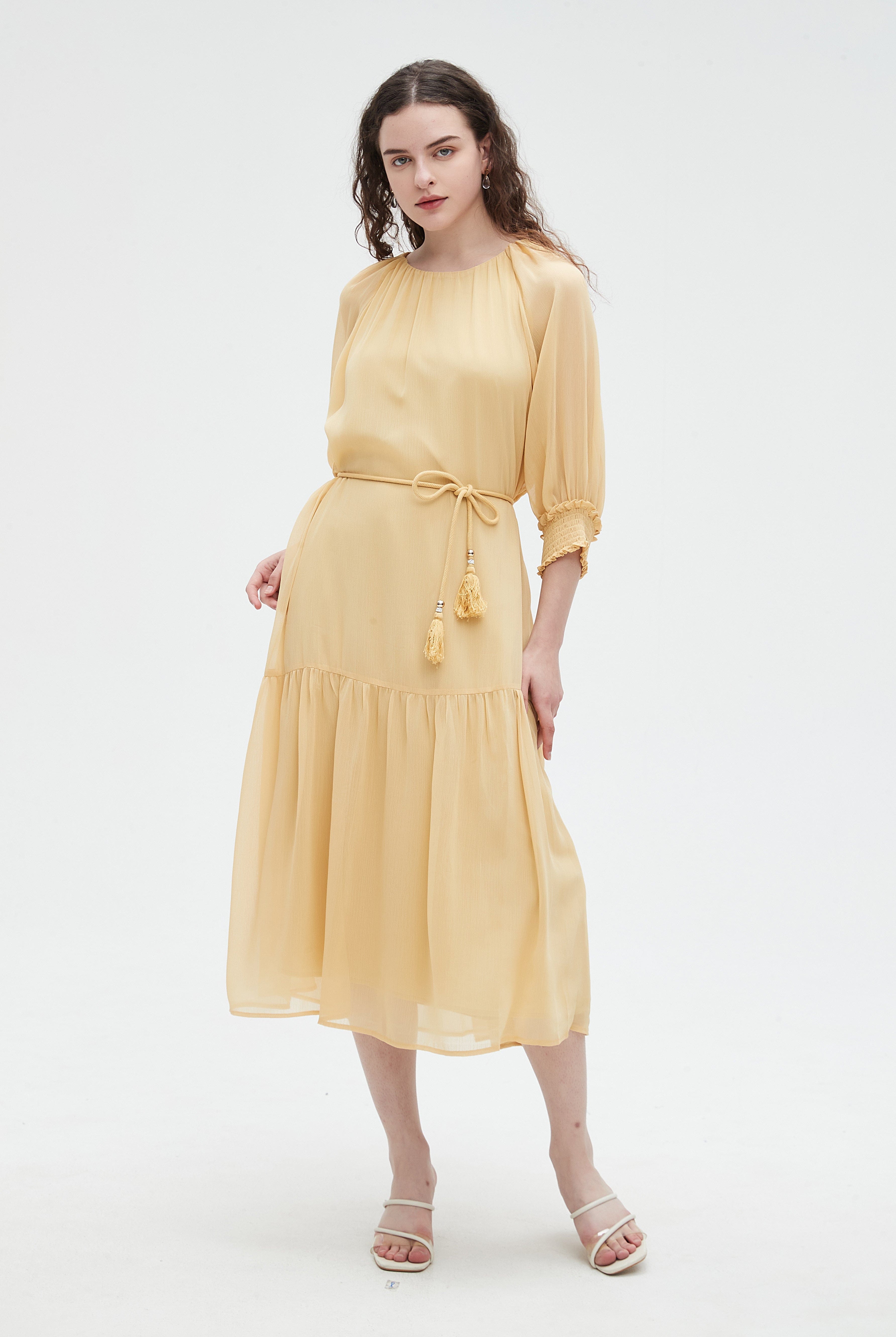 نتشي فستان ميدي 3/4 كم برباط عالخصر