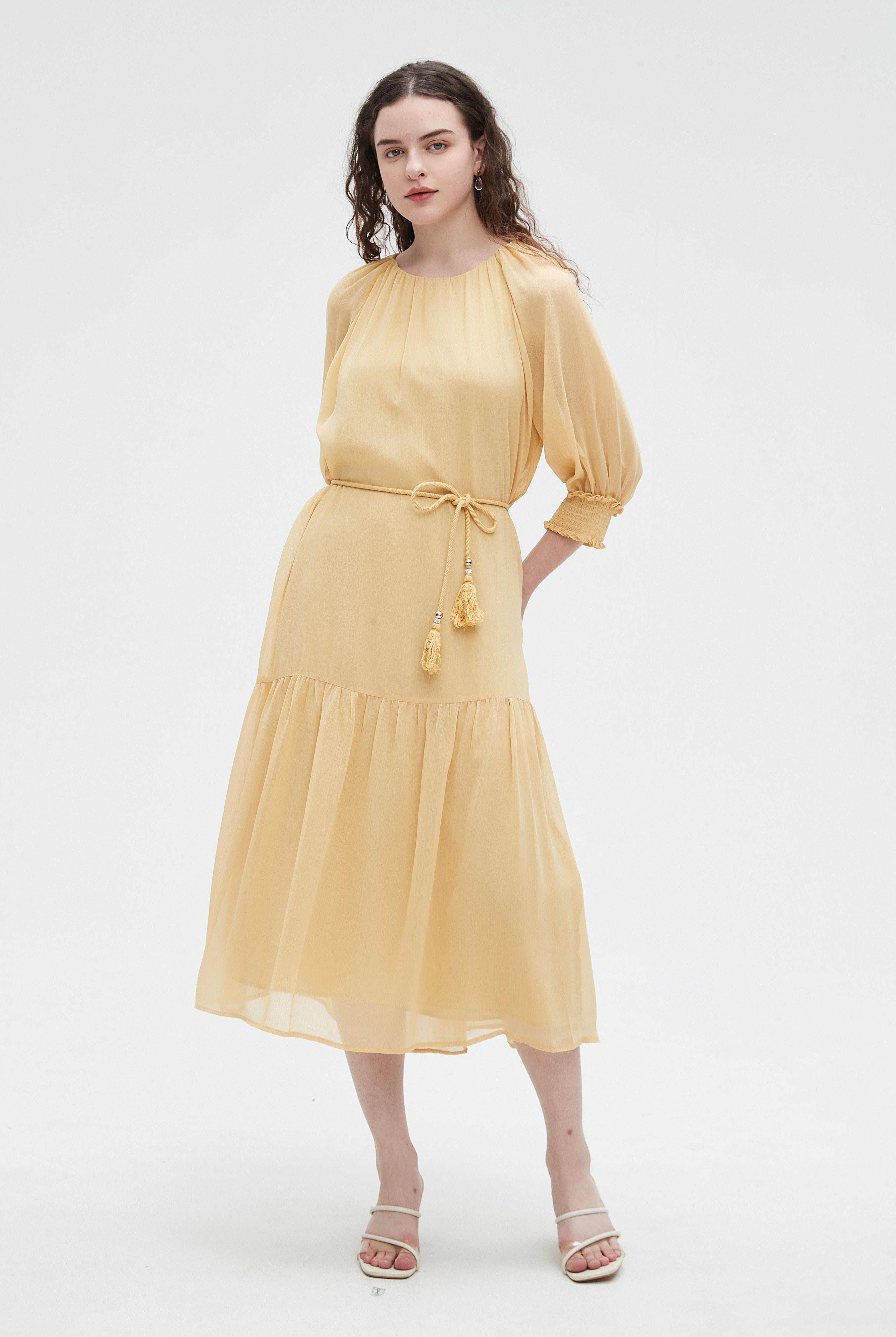 نتشي فستان ميدي 3/4 كم برباط عالخصر