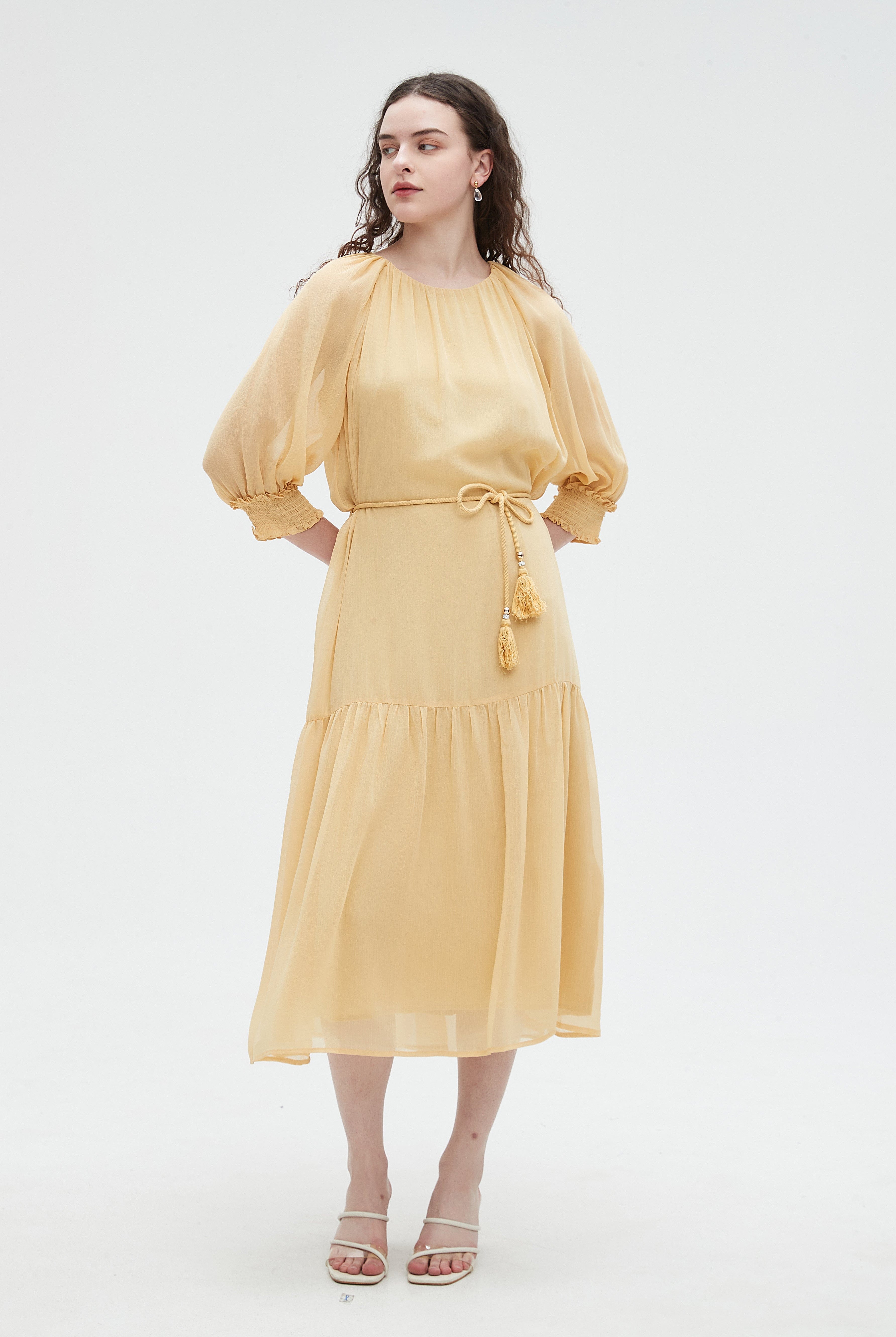 نتشي فستان ميدي 3/4 كم برباط عالخصر