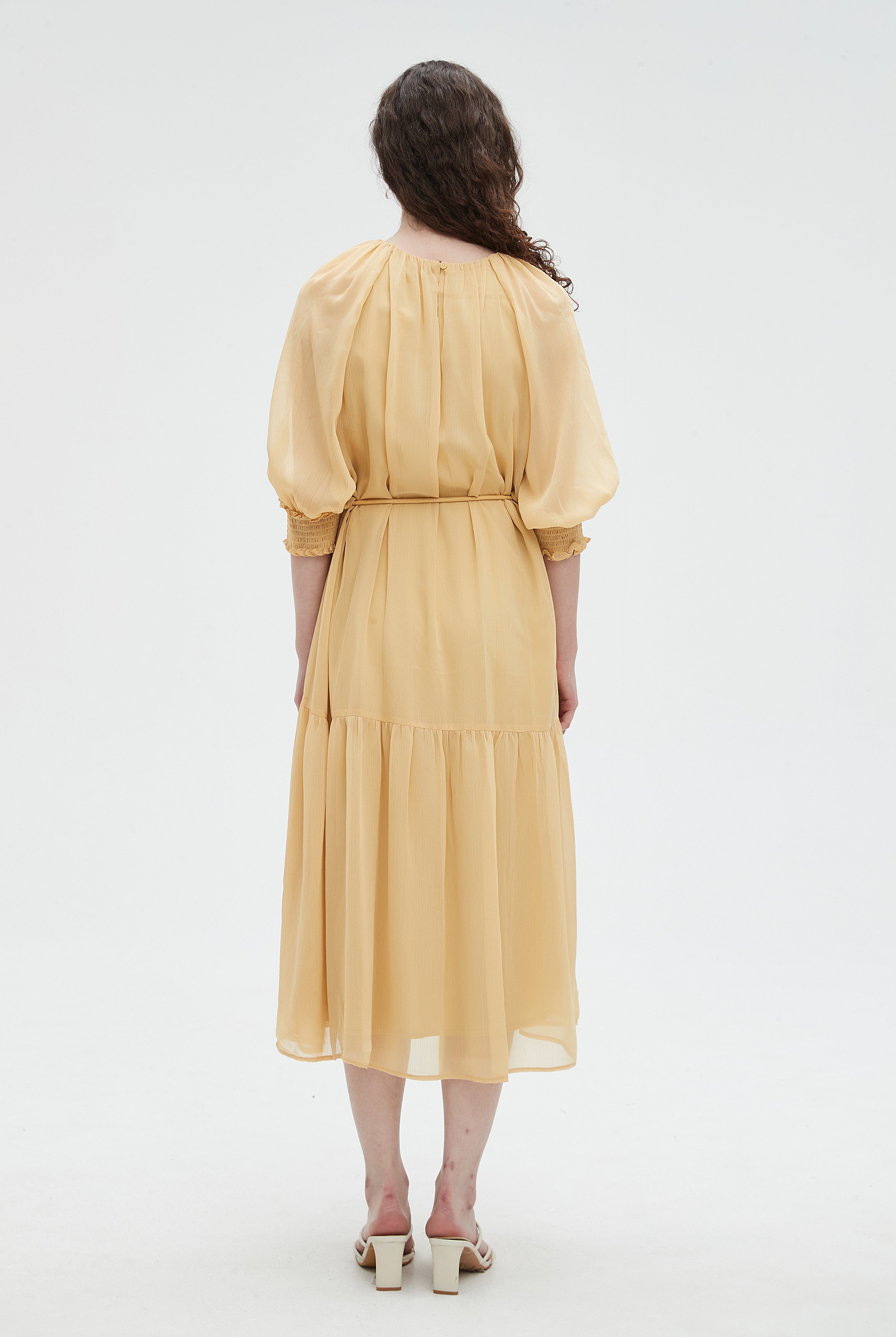 نتشي فستان ميدي 3/4 كم برباط عالخصر