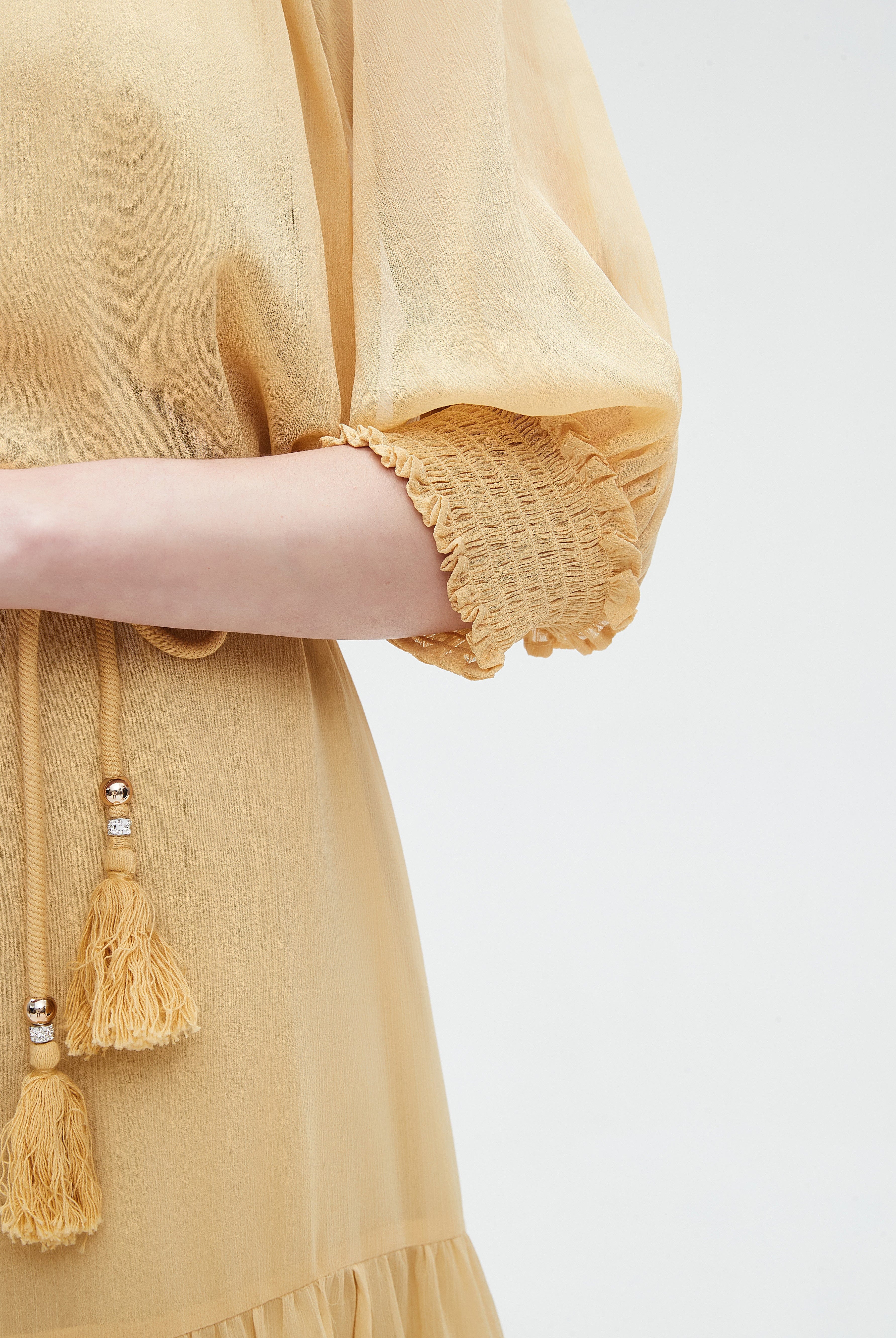 نتشي فستان ميدي 3/4 كم برباط عالخصر