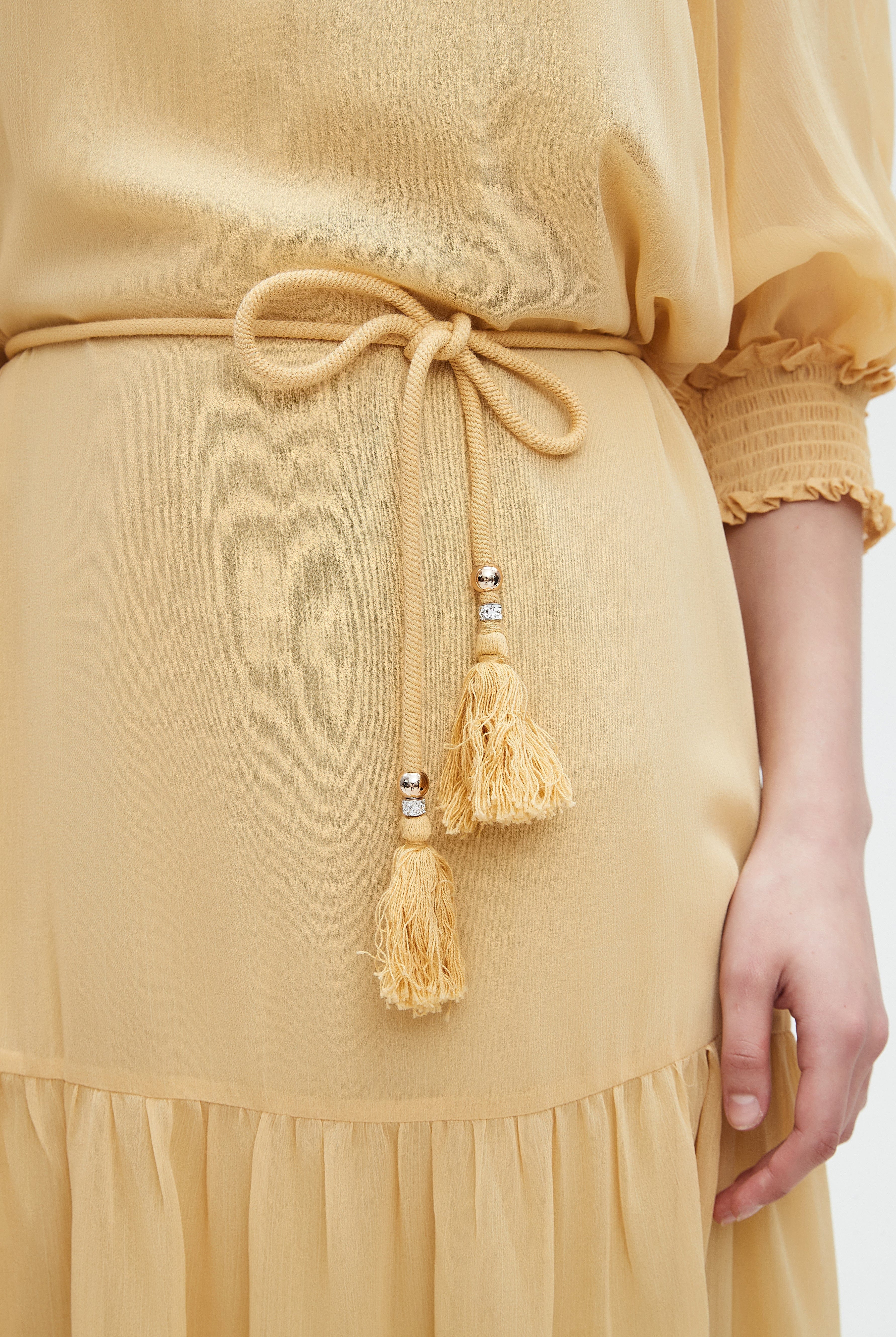 نتشي فستان ميدي 3/4 كم برباط عالخصر