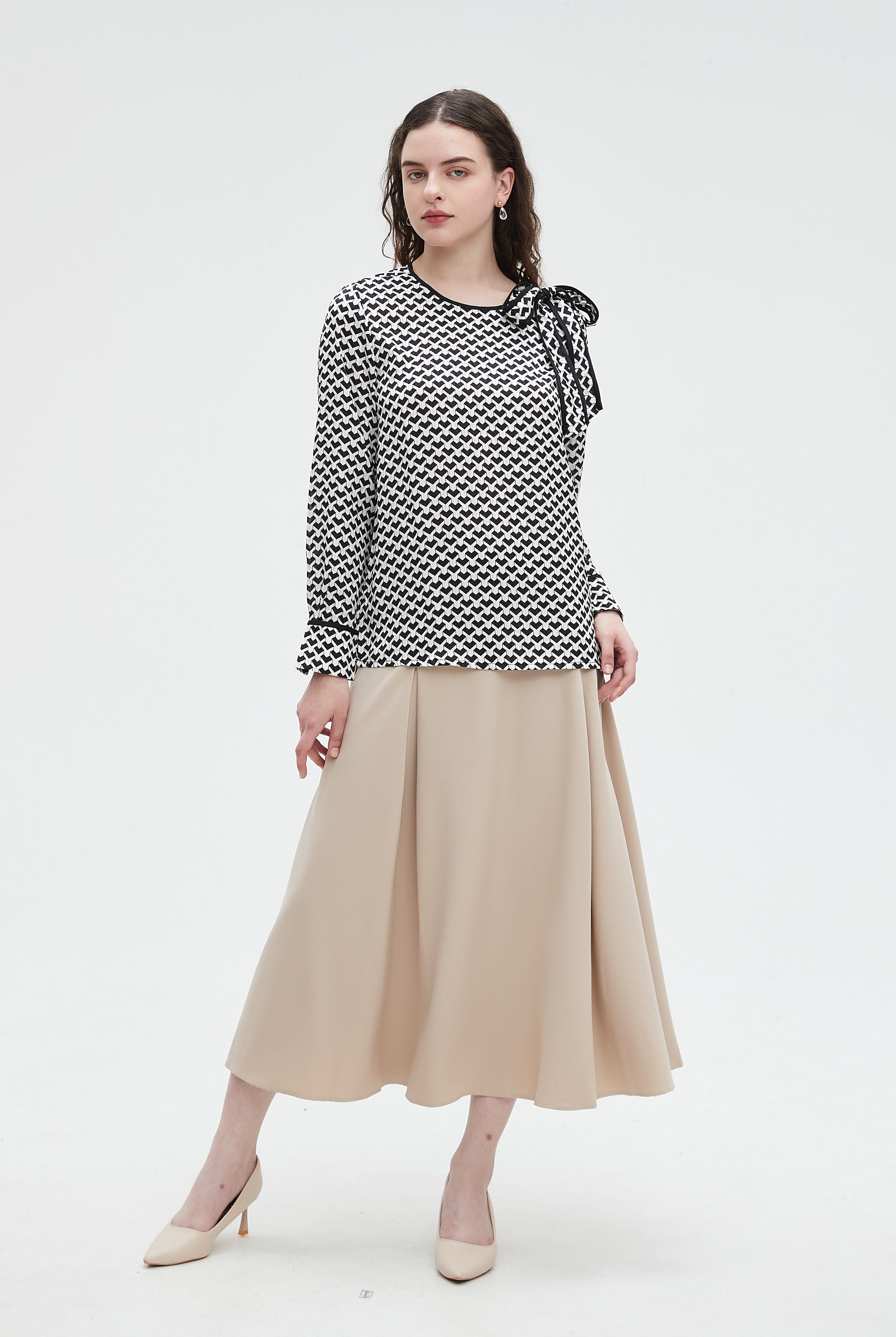 نتشي تنورة نسائية رسمية ميدي واسعة سادة