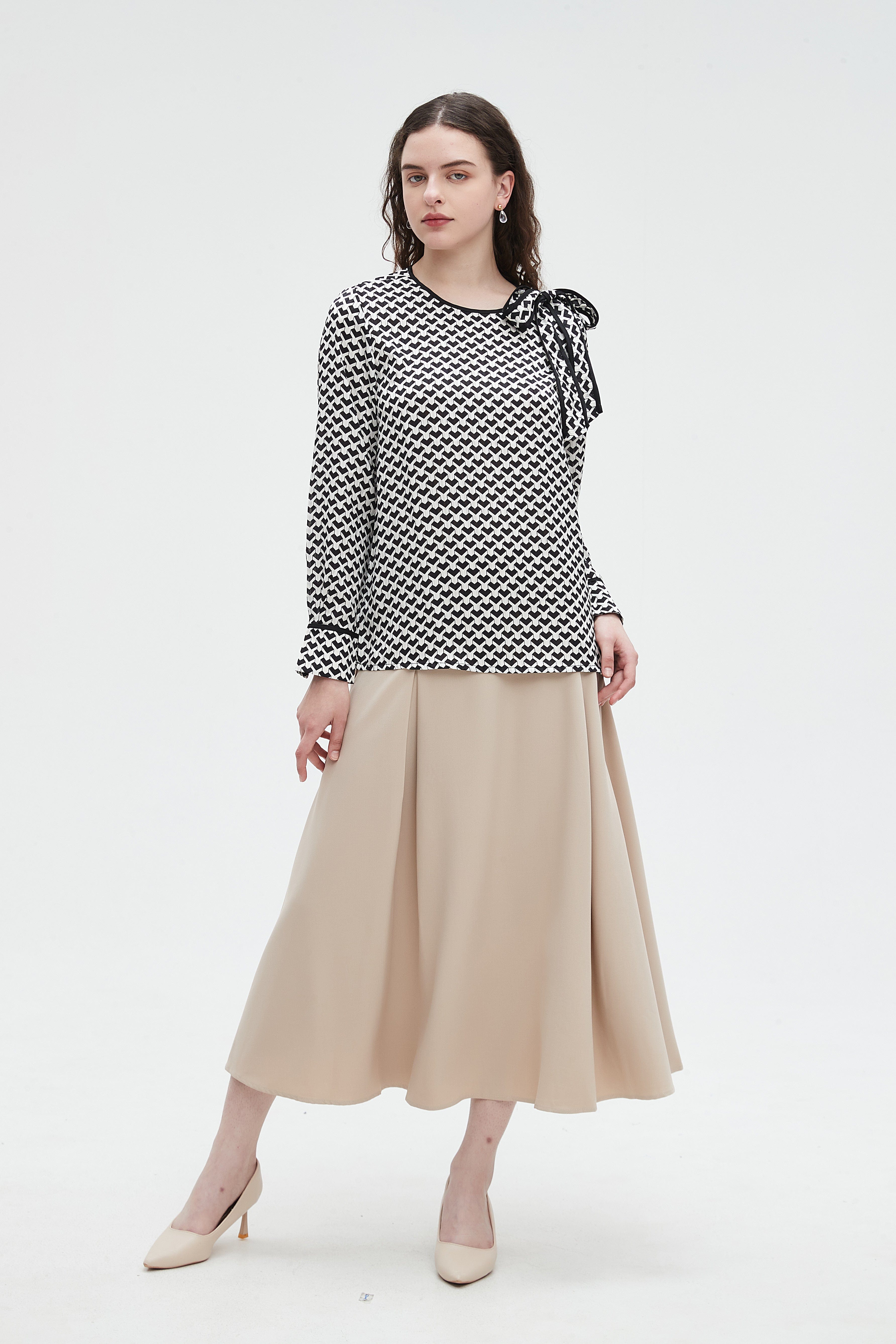 نتشي تنورة نسائية رسمية ميدي واسعة سادة