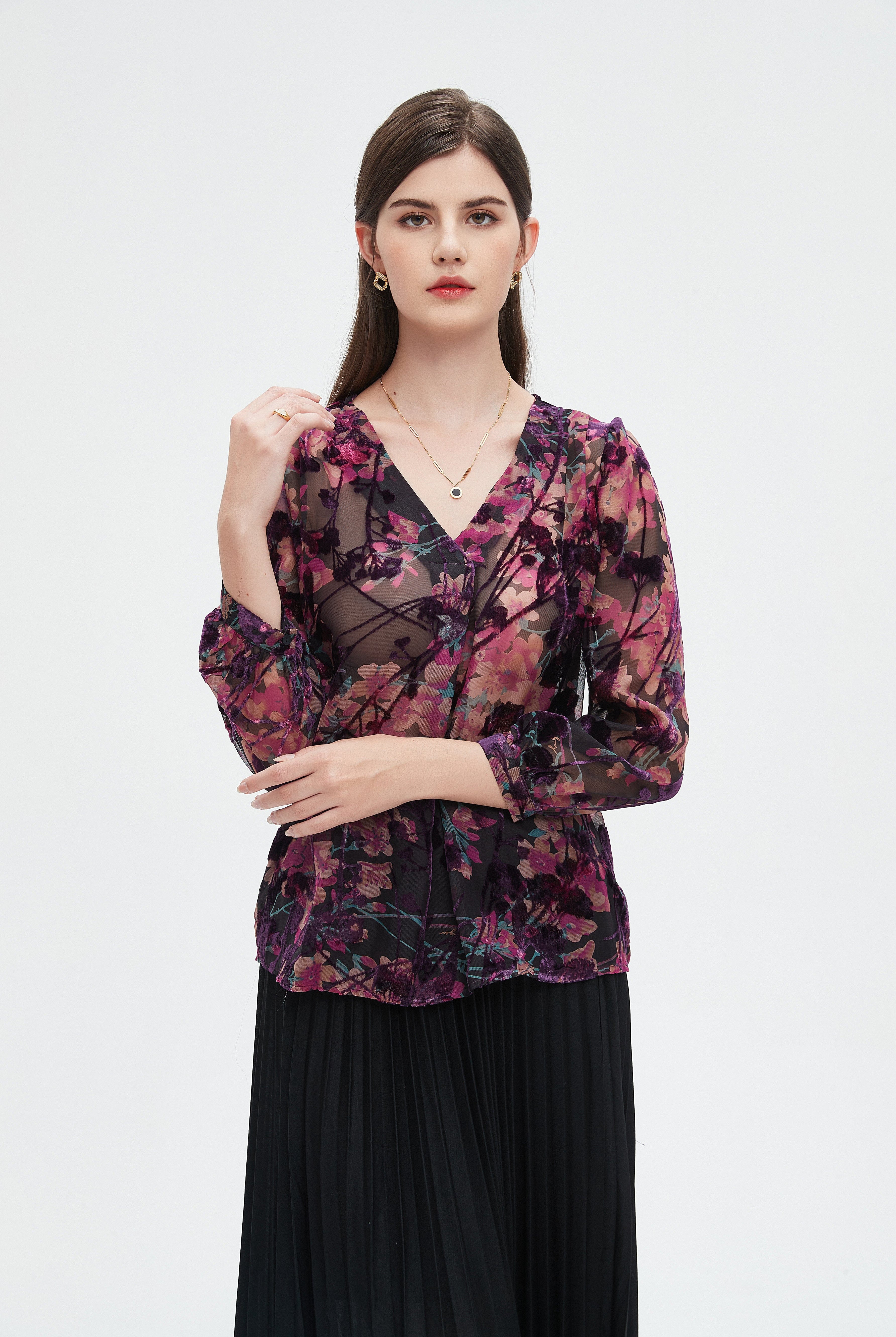 نتشي بلوزة طويلة نسائية بكم طويل وطبعة زهور وقصة رقبة على شكل V