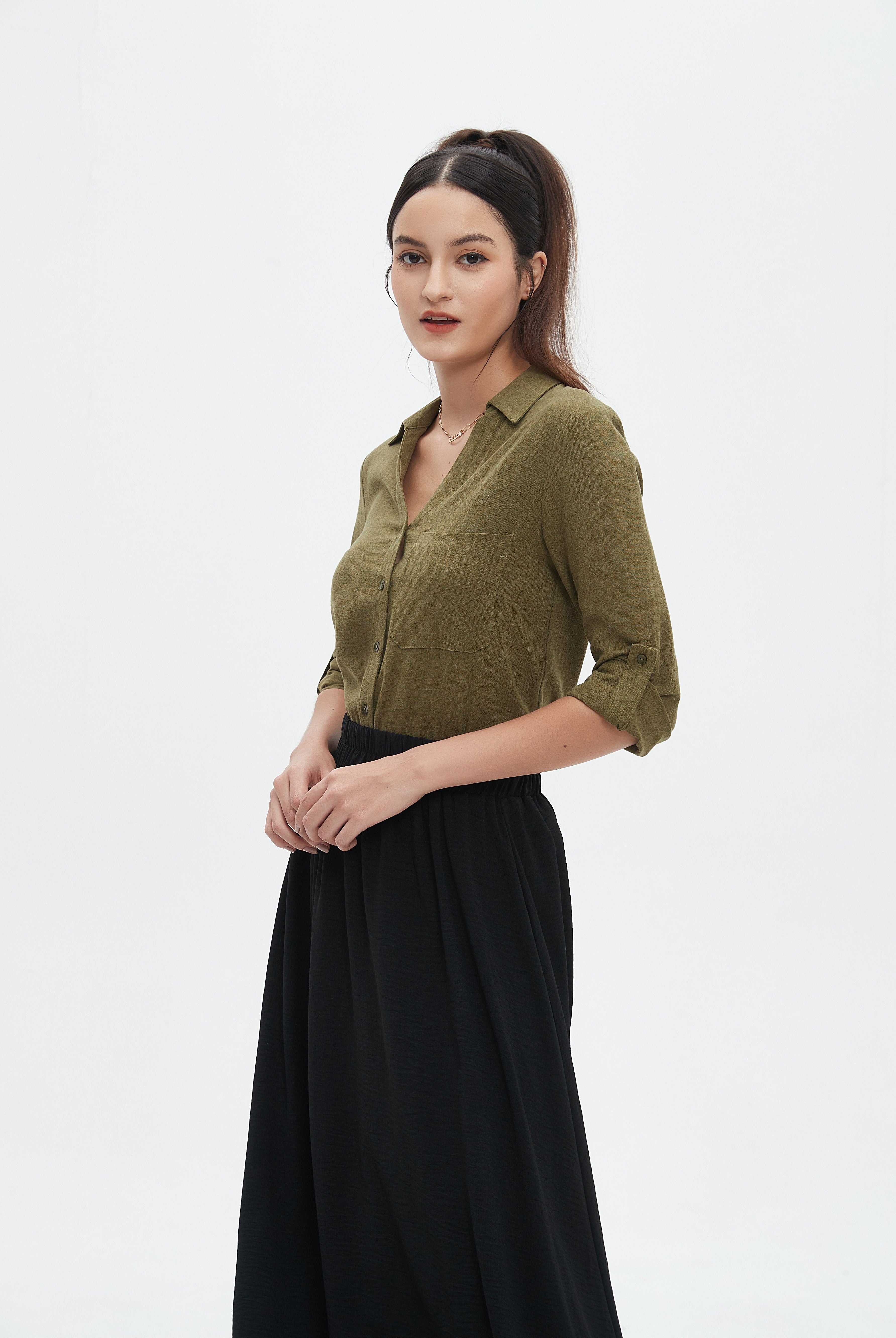 نتشي قميص طويل الأكمام سادة بجيب على الصدر