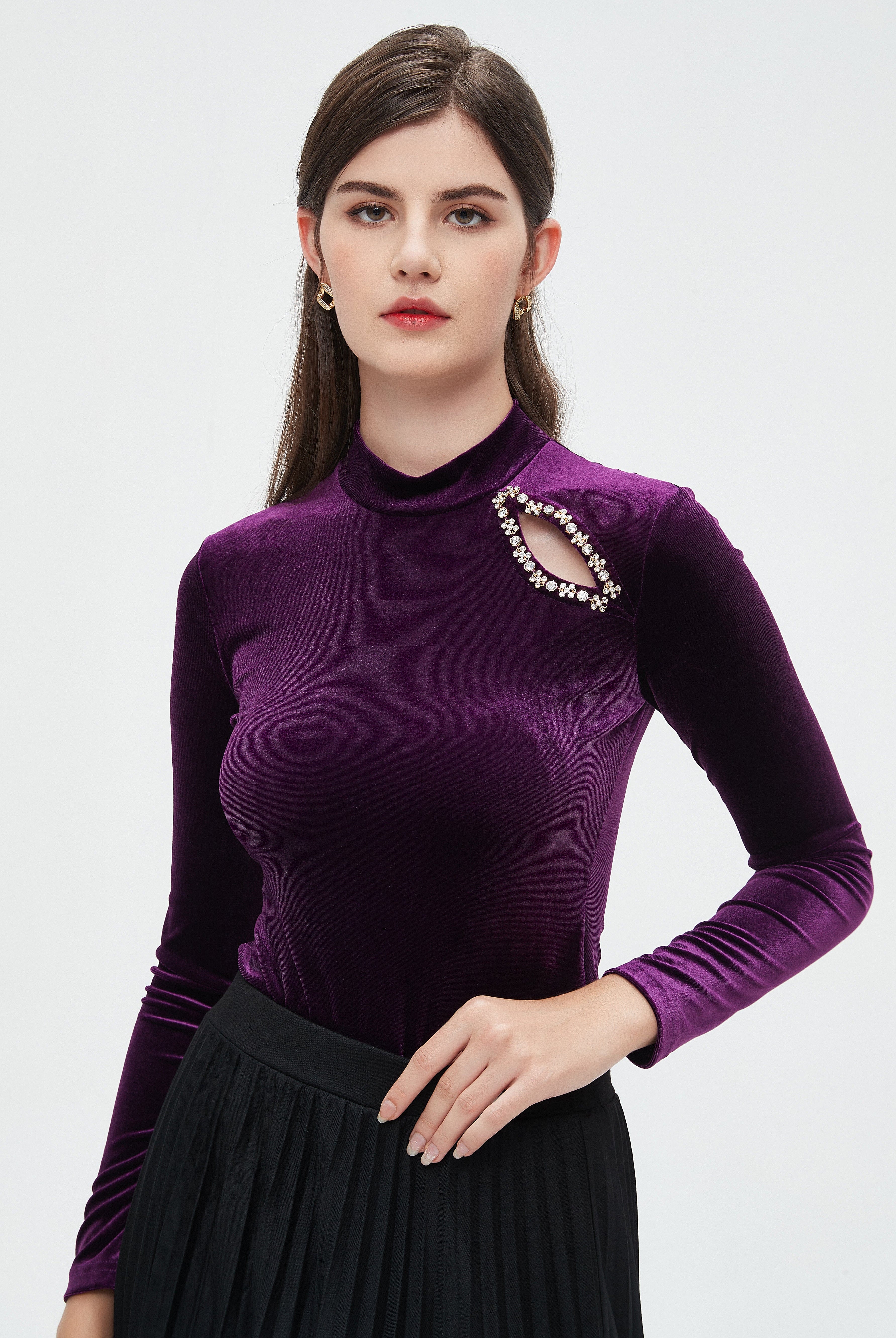 نتشي بلوزة نسائية شتوي بفتحة كتف مرصعة فصوص وكم طويل