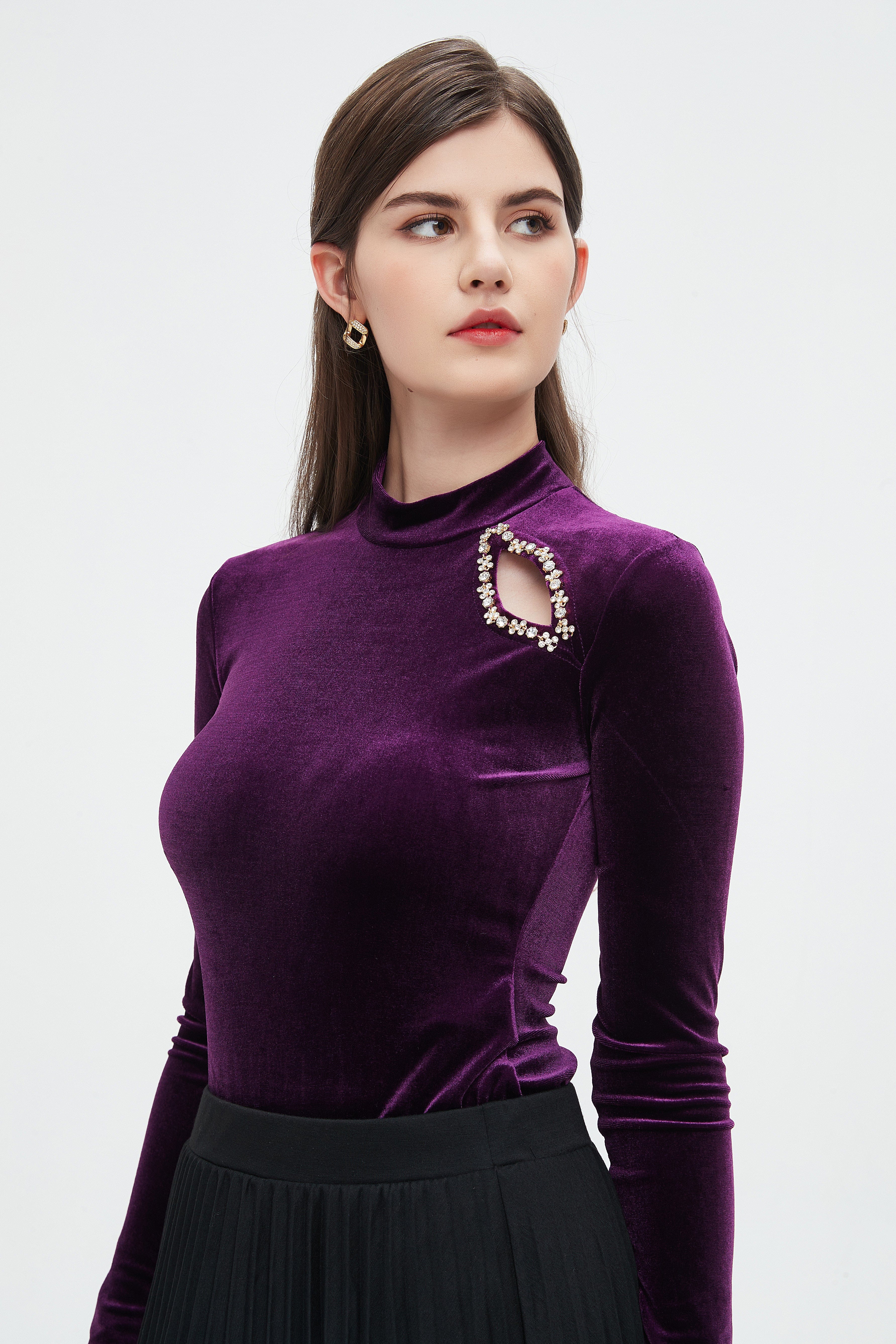 نتشي بلوزة نسائية شتوي بفتحة كتف مرصعة فصوص وكم طويل