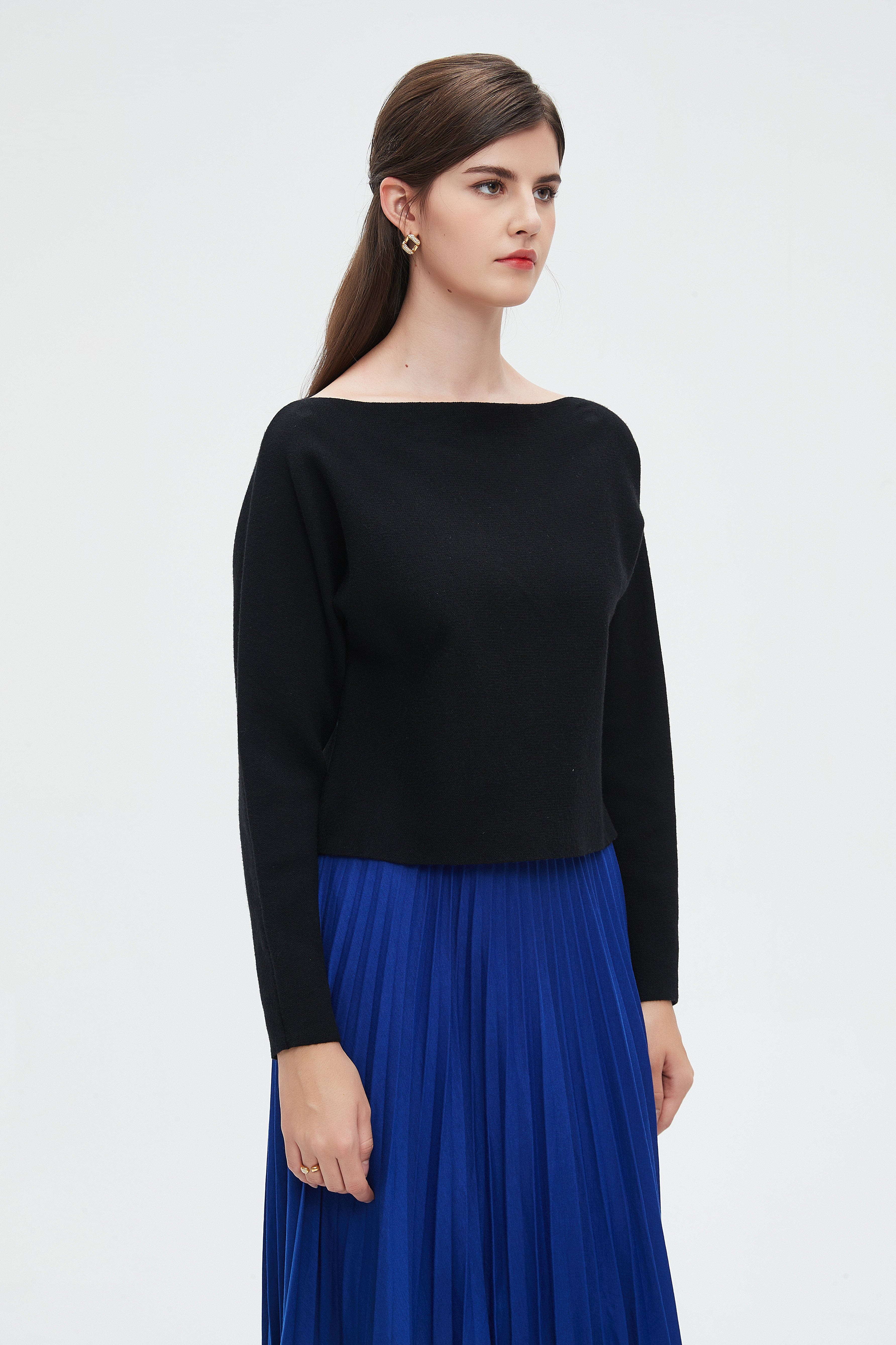 نتشي بلوزة نسائية سادة بأكمام طويلة