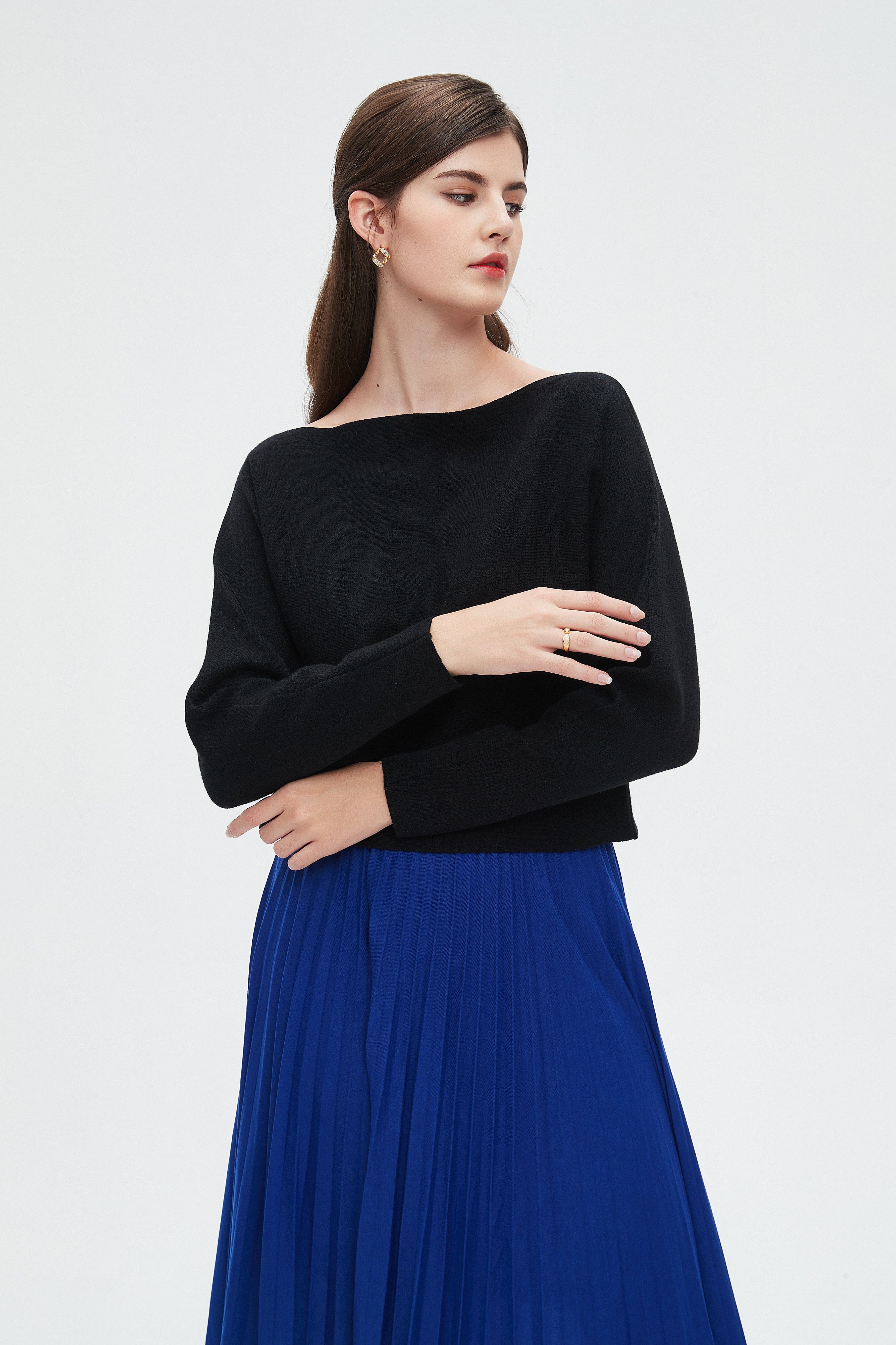 نتشي بلوزة نسائية سادة بأكمام طويلة