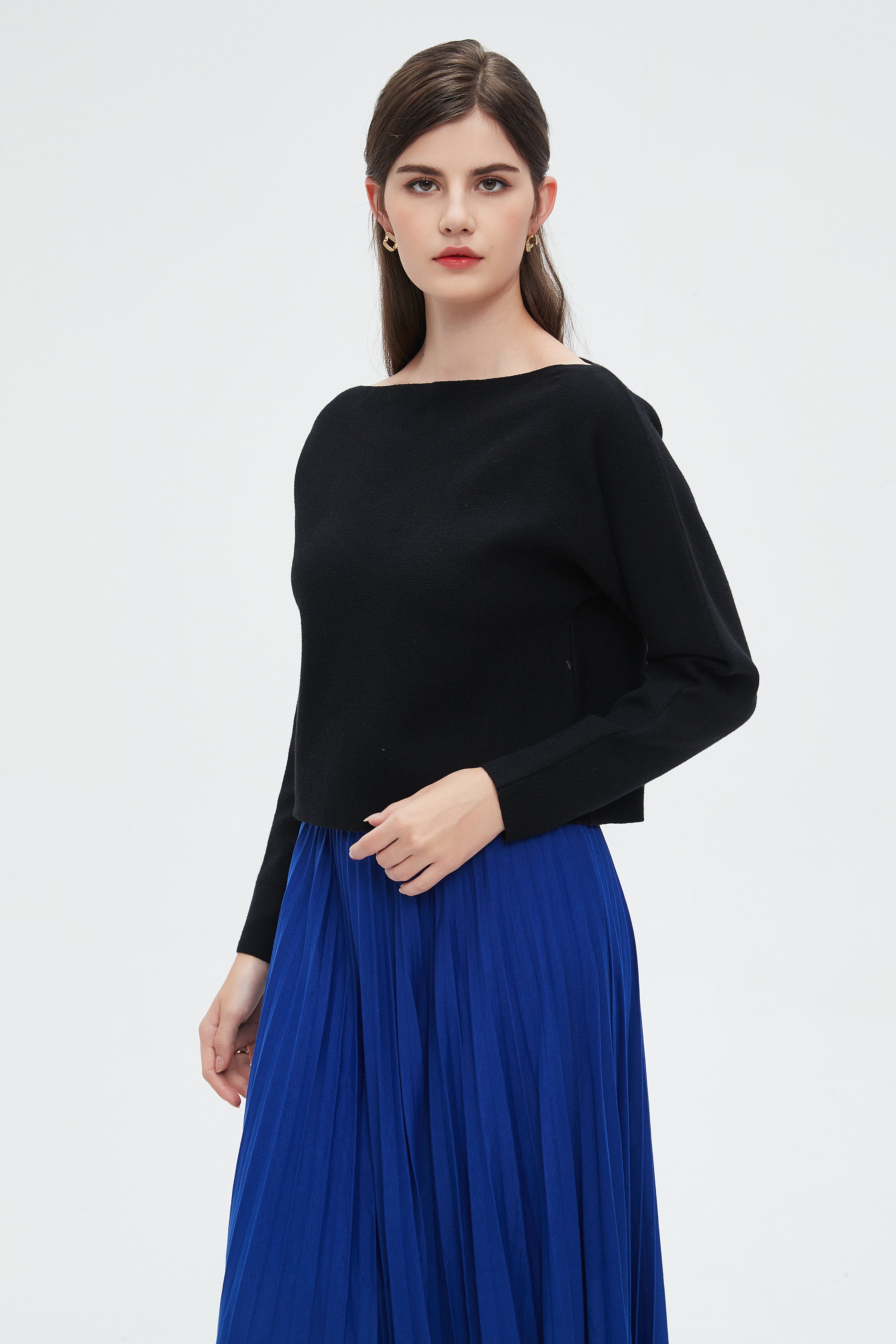 نتشي بلوزة نسائية سادة بأكمام طويلة