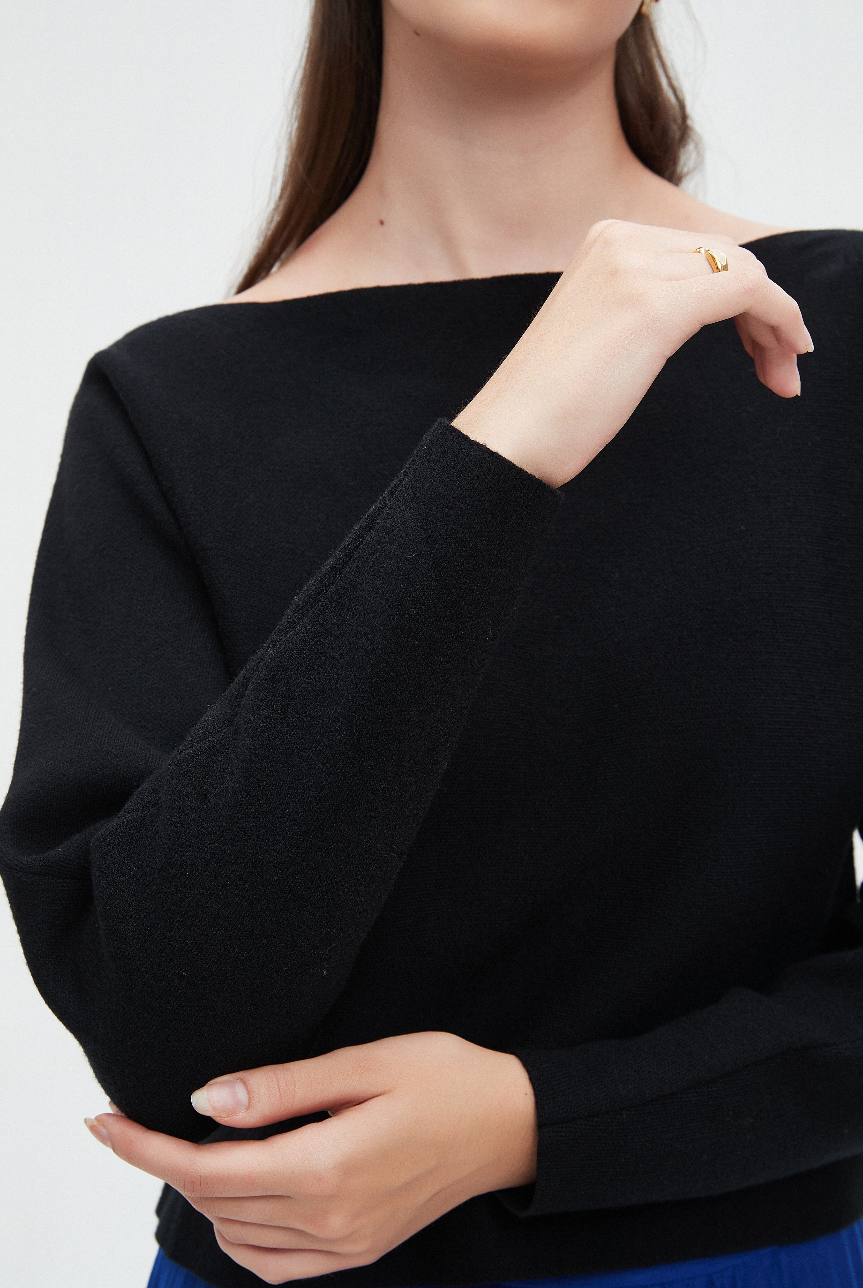 نتشي بلوزة نسائية سادة بأكمام طويلة