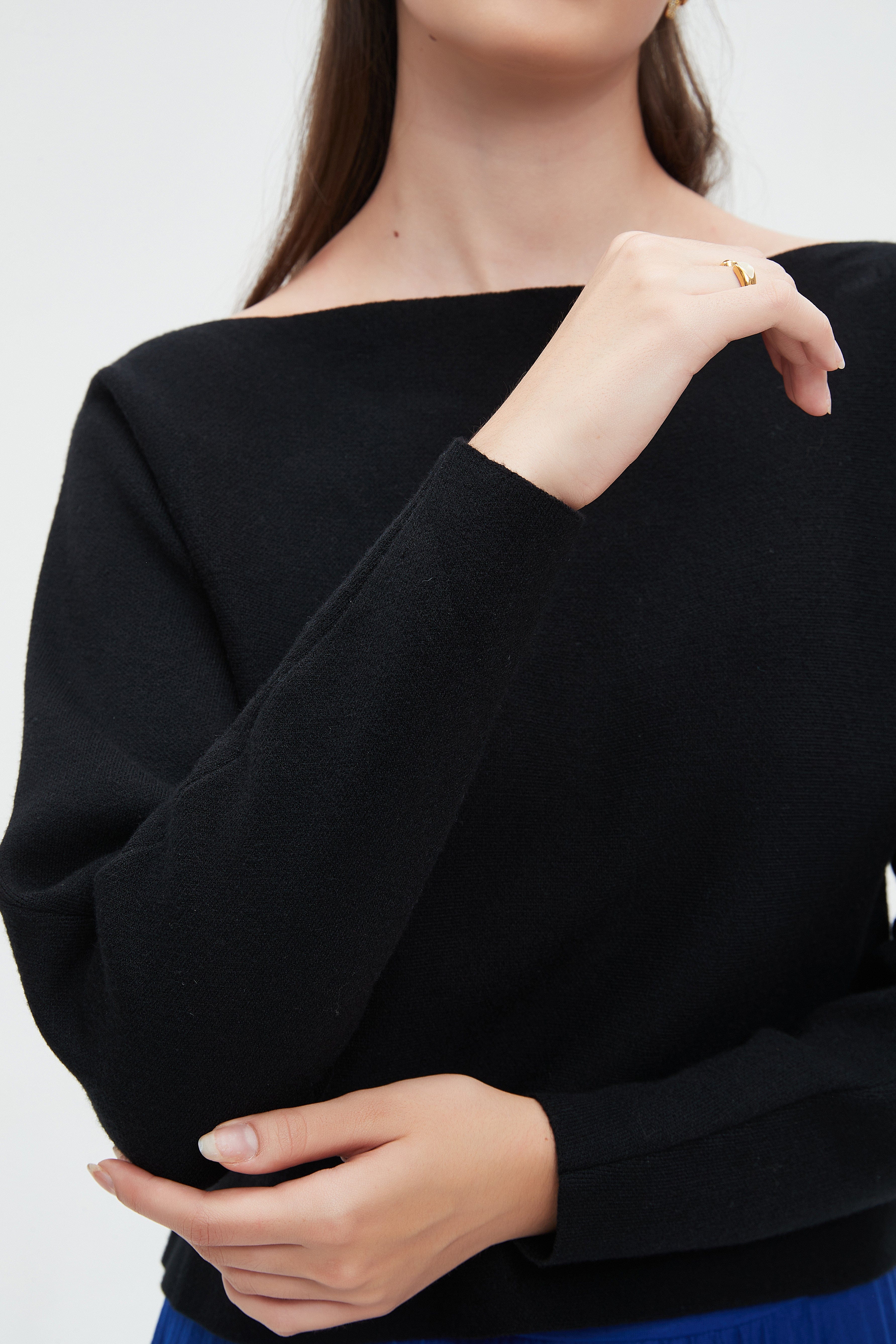 نتشي بلوزة نسائية سادة بأكمام طويلة