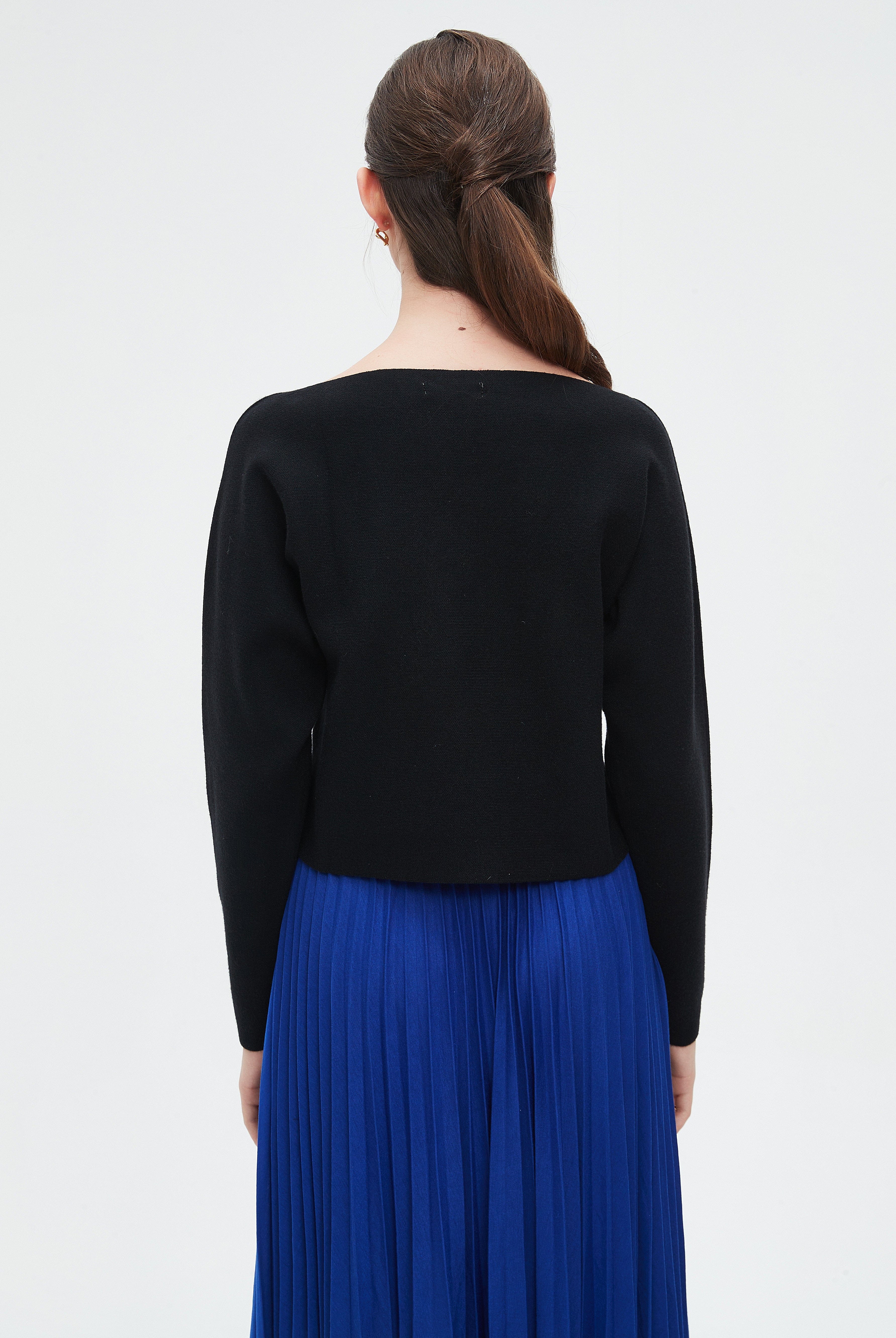 نتشي بلوزة نسائية سادة بأكمام طويلة