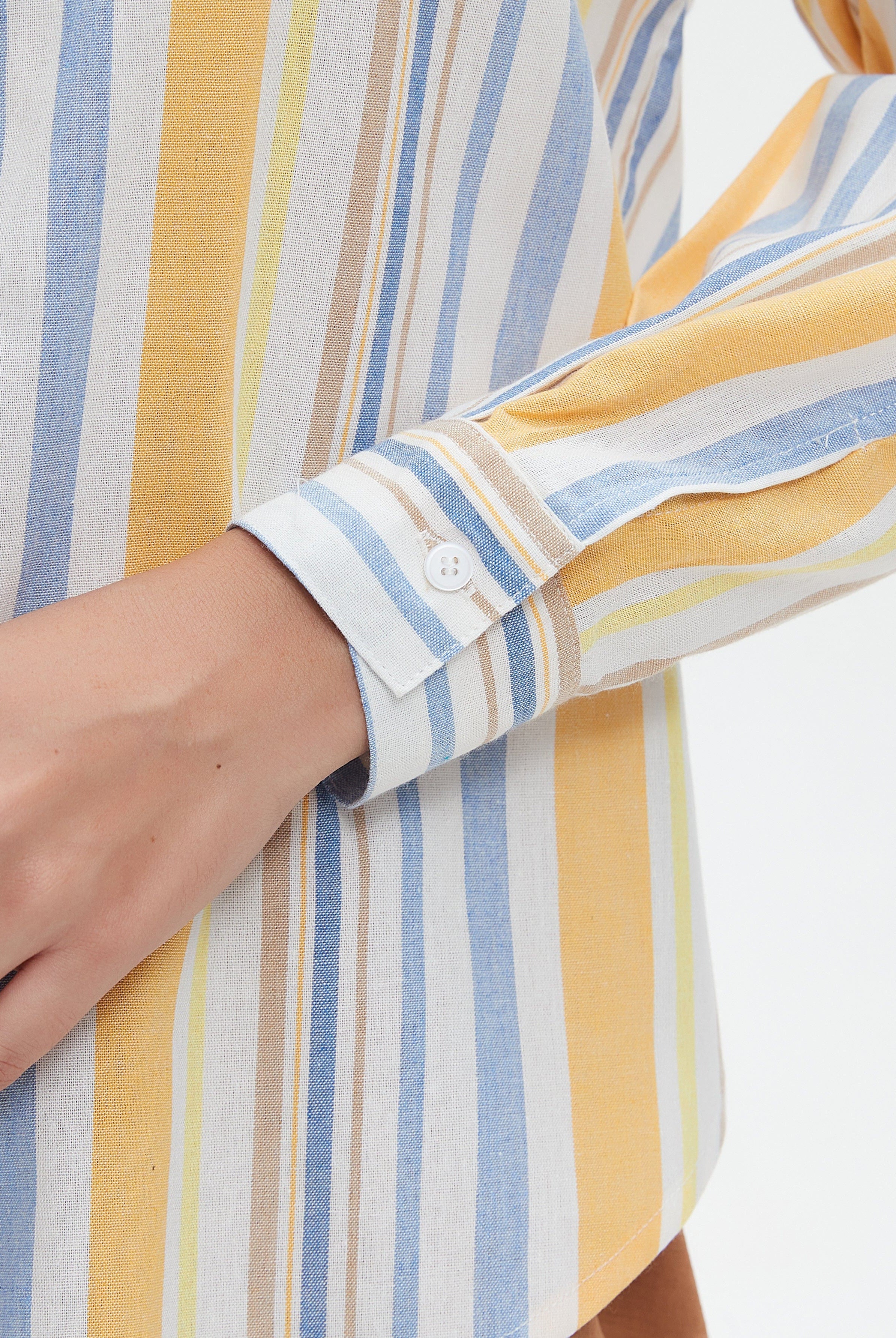 ميكا بلوزة نسائية بشكل قميص بياقة مخططة بالطول وكم طويل